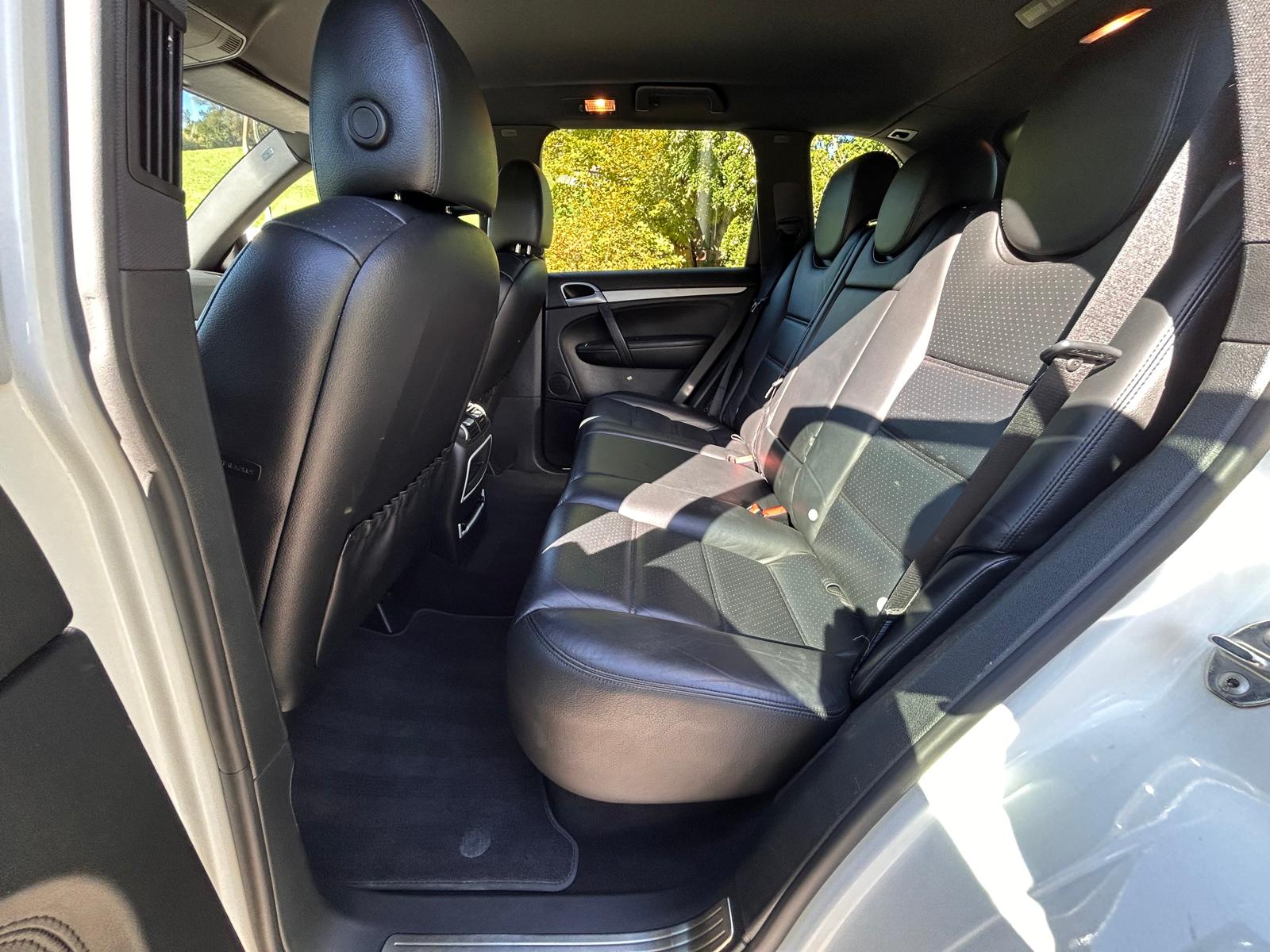 PORSCHE Cayenne Diesel-image-13