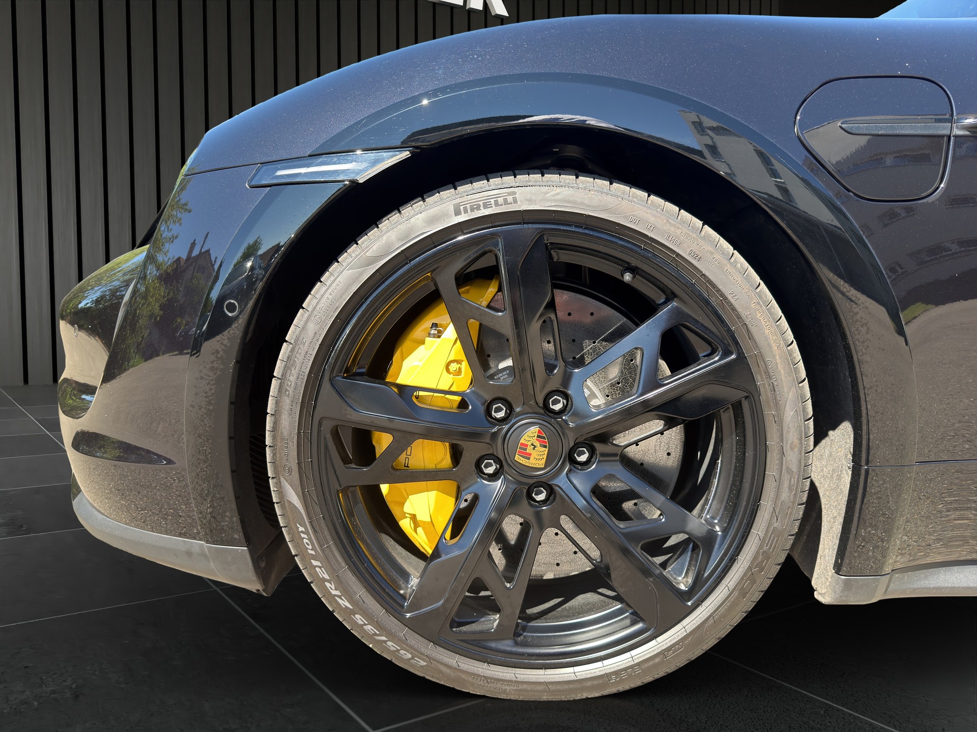 PORSCHE Taycan Turbo S Cross Turismo-image-9