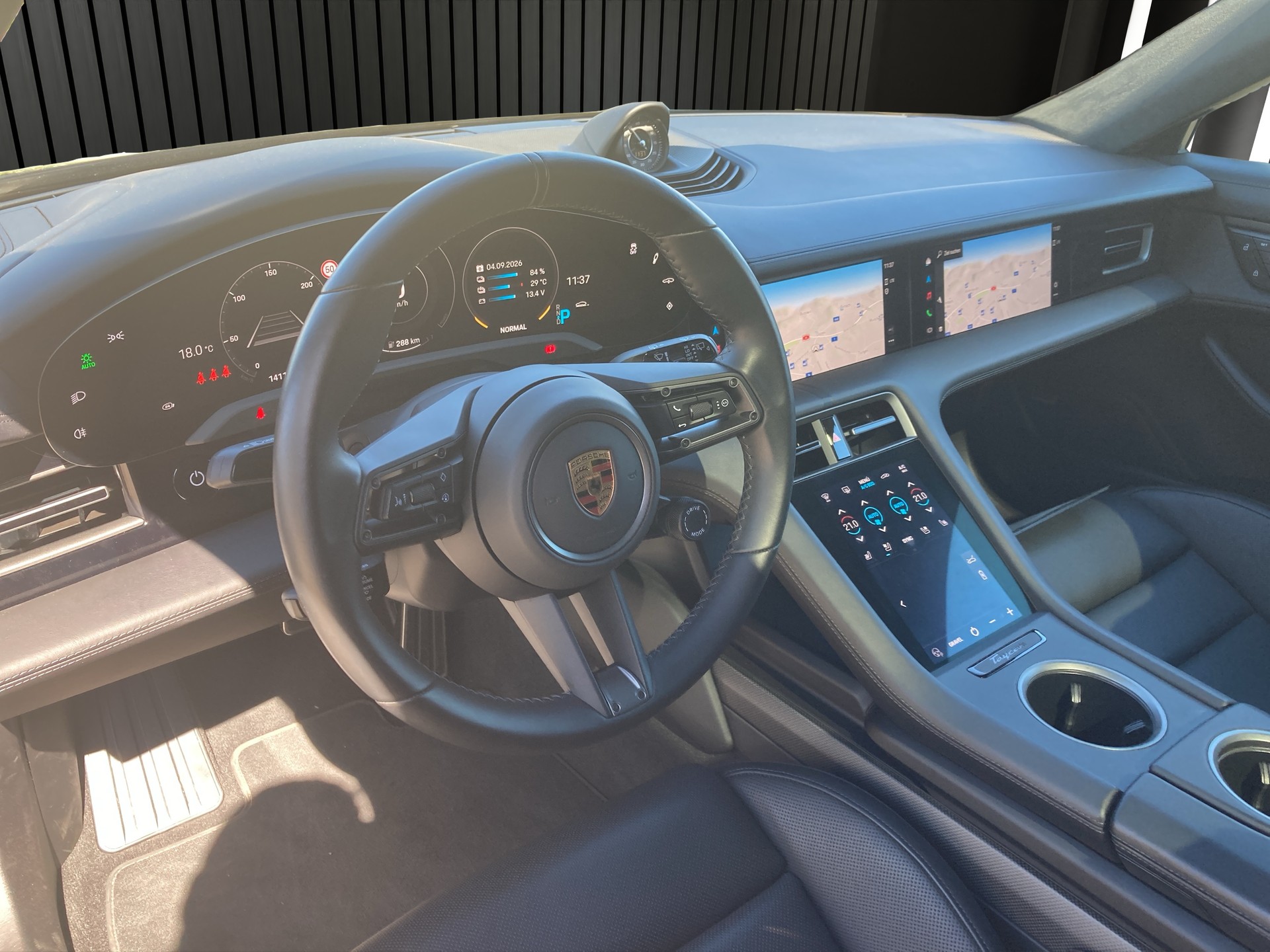 PORSCHE Taycan Turbo S Cross Turismo-image-11