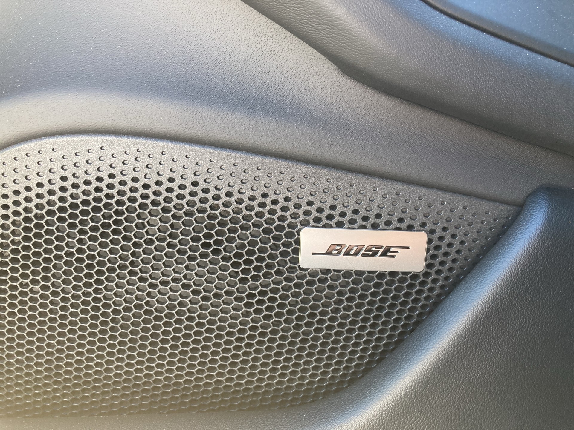 PORSCHE Taycan Turbo S Cross Turismo-image-27