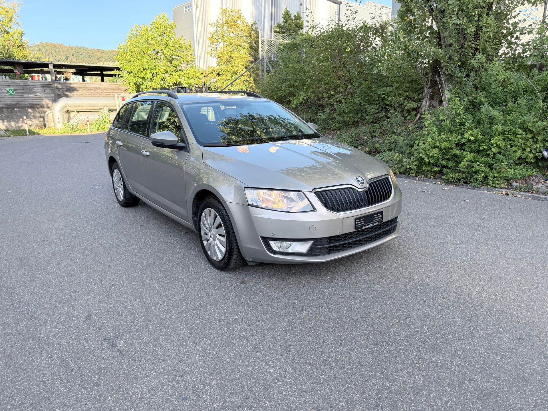 SKODA Octavia Combi 1.6 TDI Ambition DSG-image-3