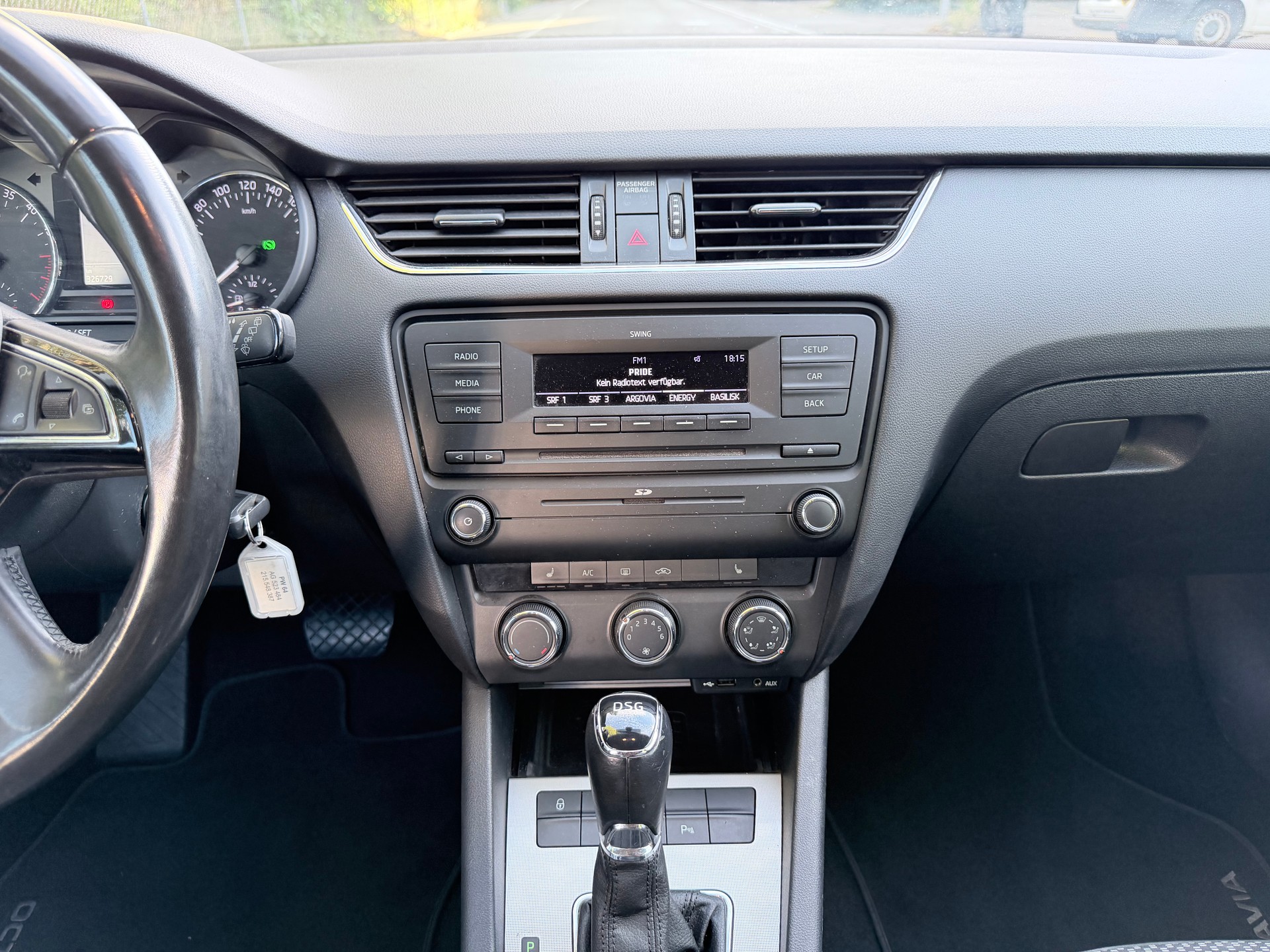 SKODA Octavia Combi 1.6 TDI Ambition DSG-image-12
