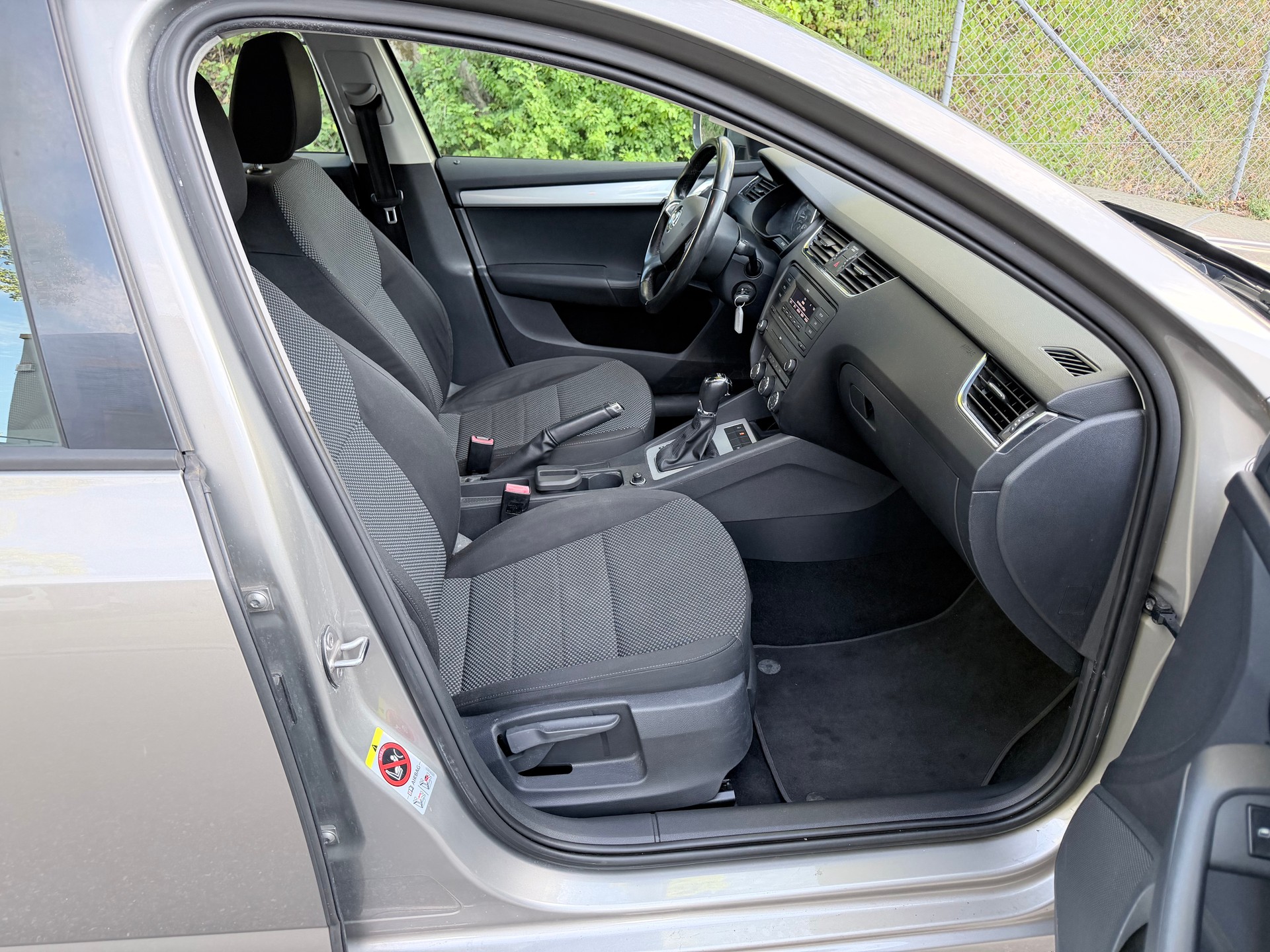 SKODA Octavia Combi 1.6 TDI Ambition DSG-image-9