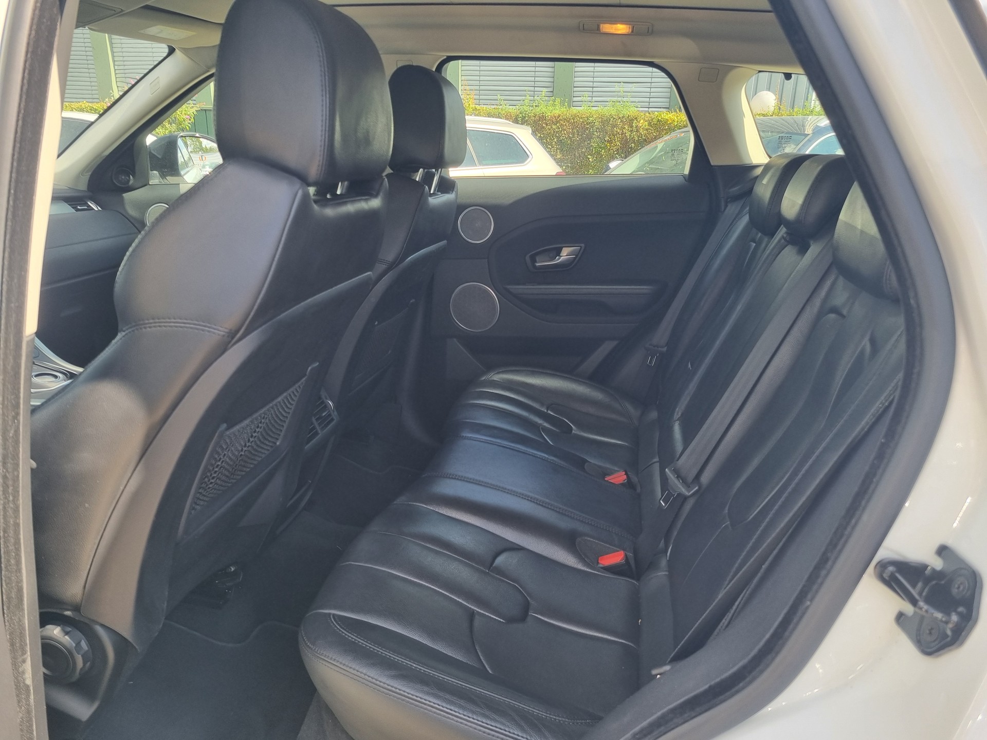 LAND ROVER Range Rover Evoque 2.2 TD4 Sport AT9-image-15