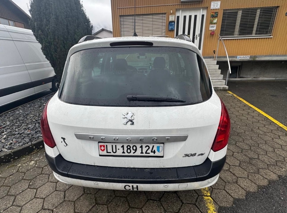 PEUGEOT 308 SW 1.6 HDI Trendy-image-2