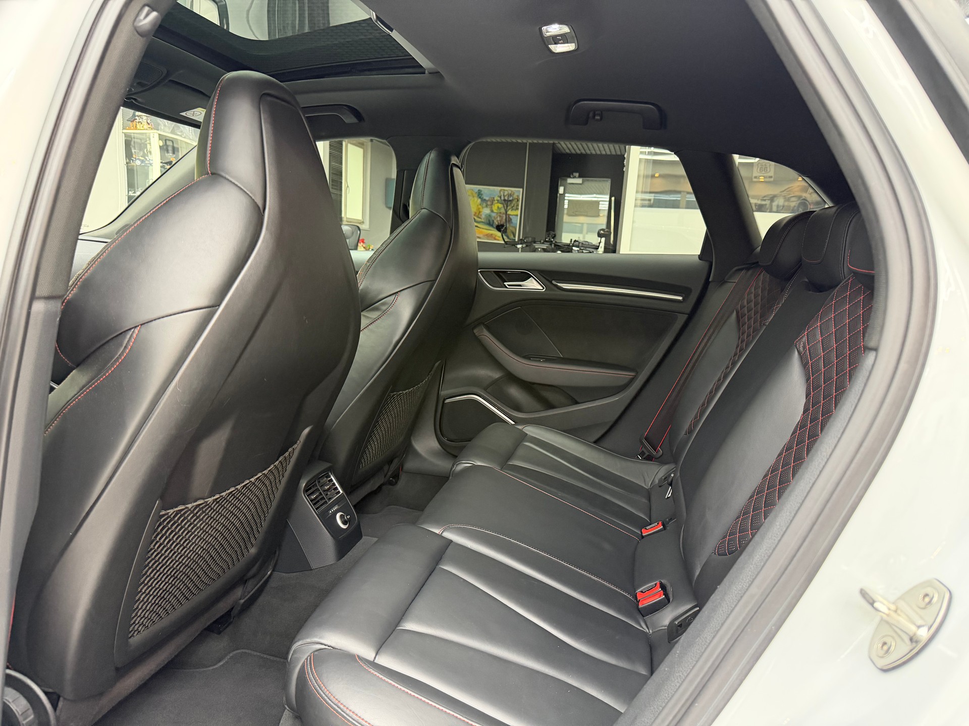 AUDI RS3 Sportback 2.5 T FSI quattro S-Tronic-image-13