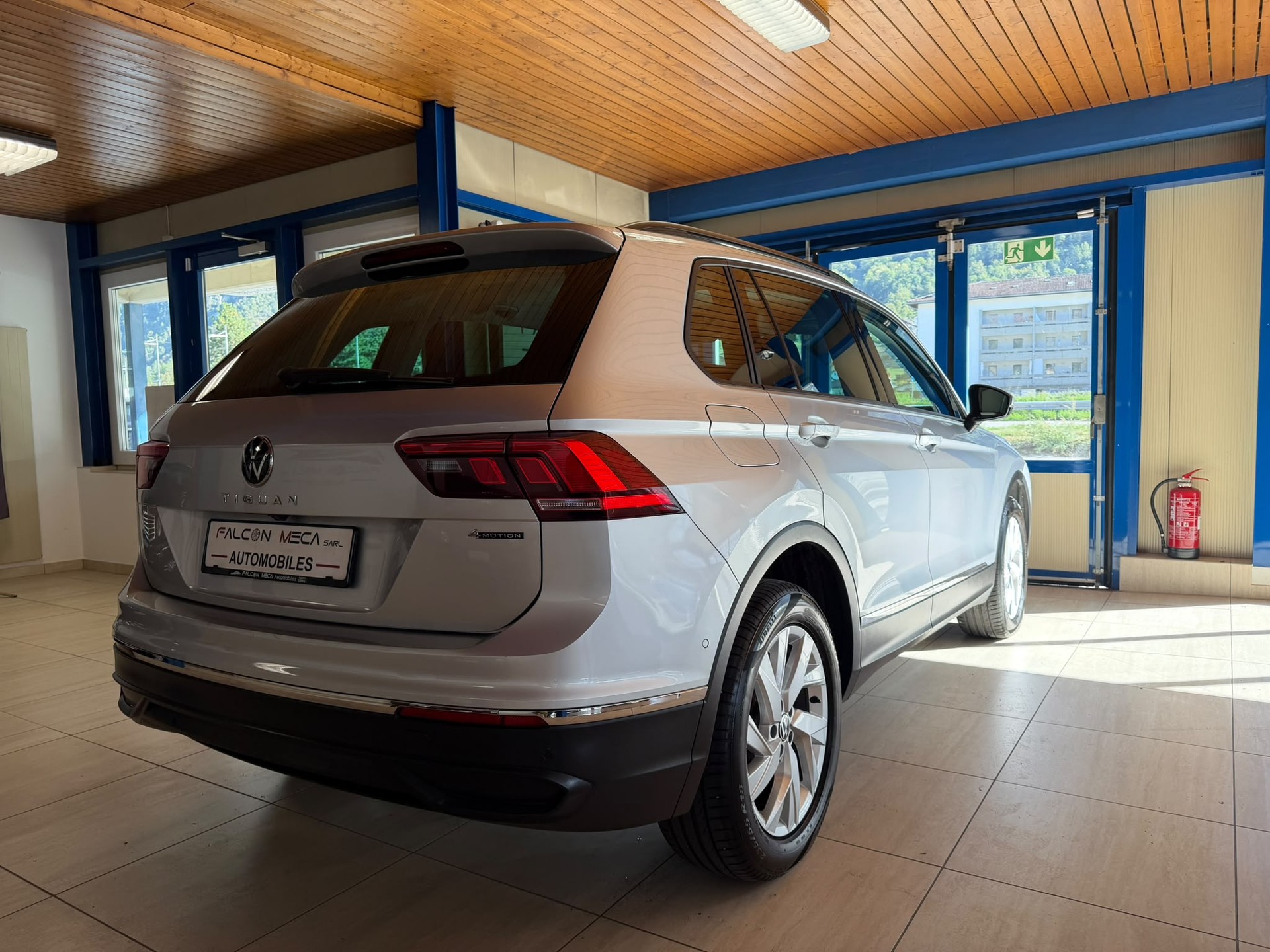 VW Tiguan 2.0TSI Life 4Motion DSG-image-9