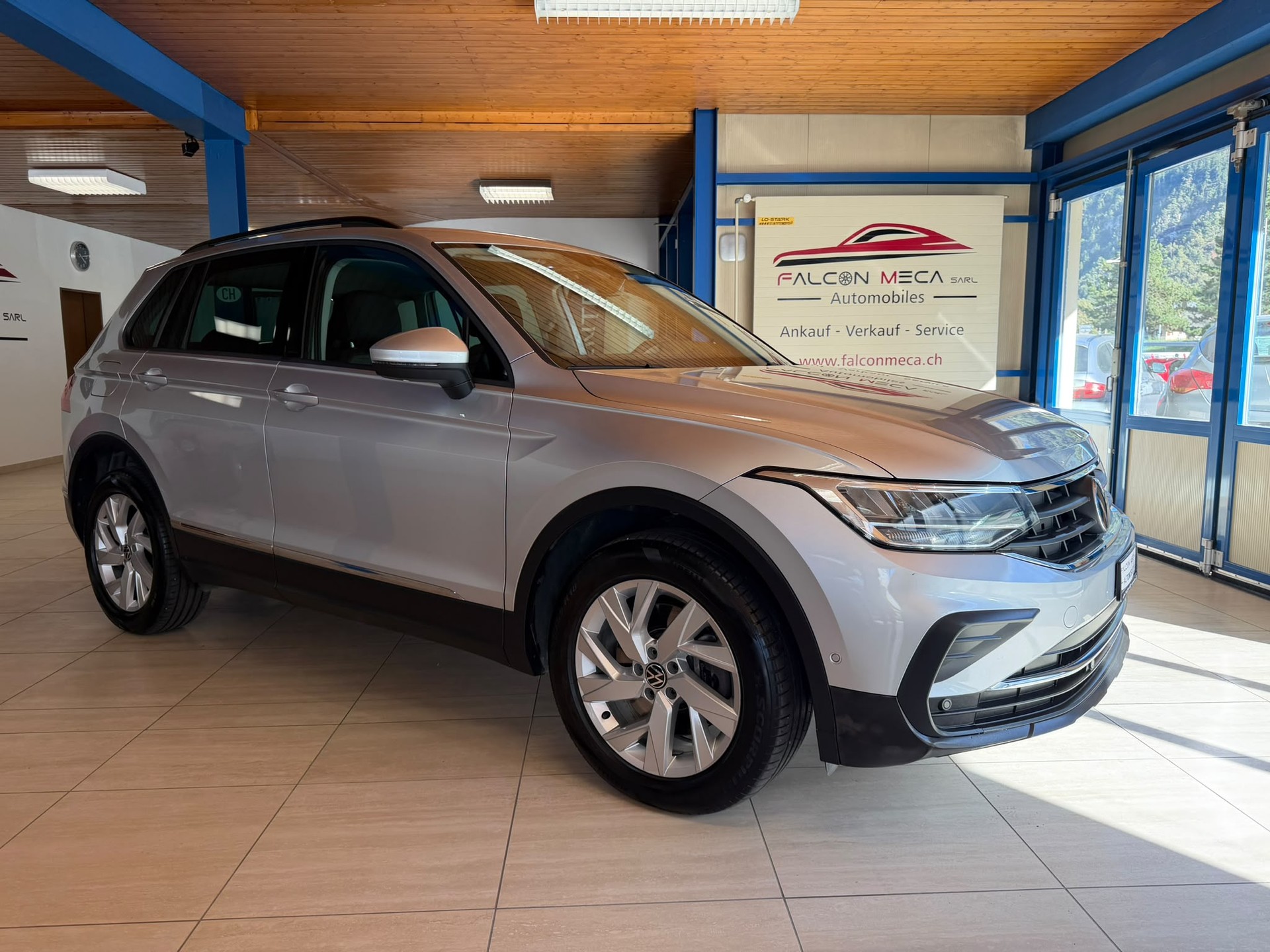 VW Tiguan 2.0TSI Life 4Motion DSG-image-0