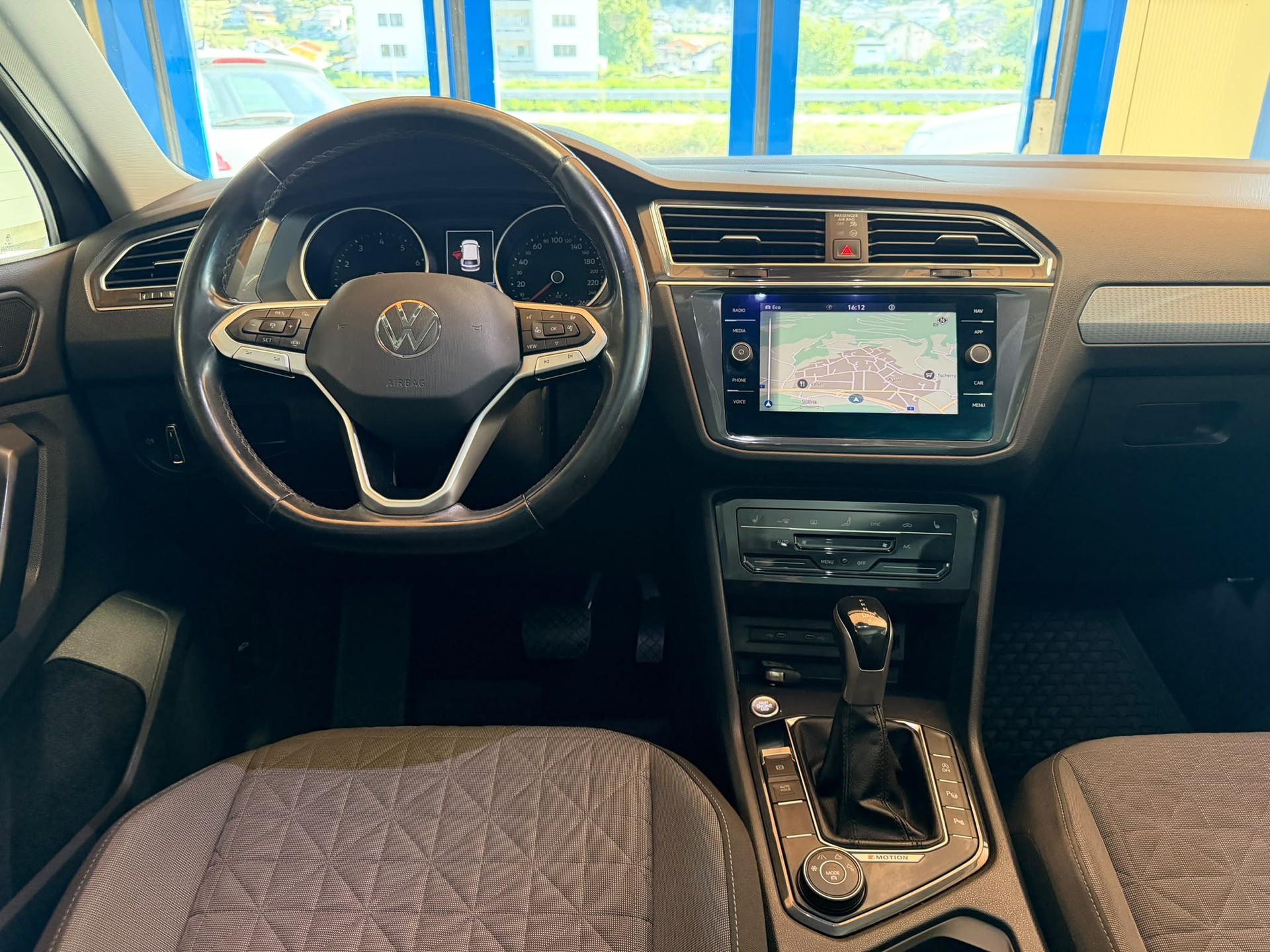 VW Tiguan 2.0TSI Life 4Motion DSG-image-15