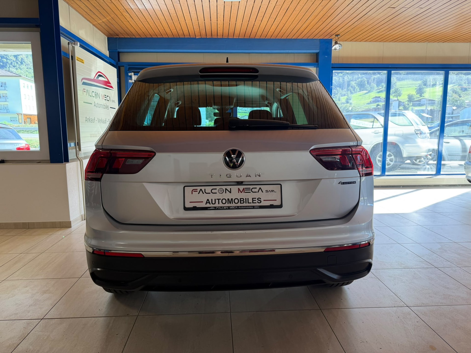 VW Tiguan 2.0TSI Life 4Motion DSG-image-8