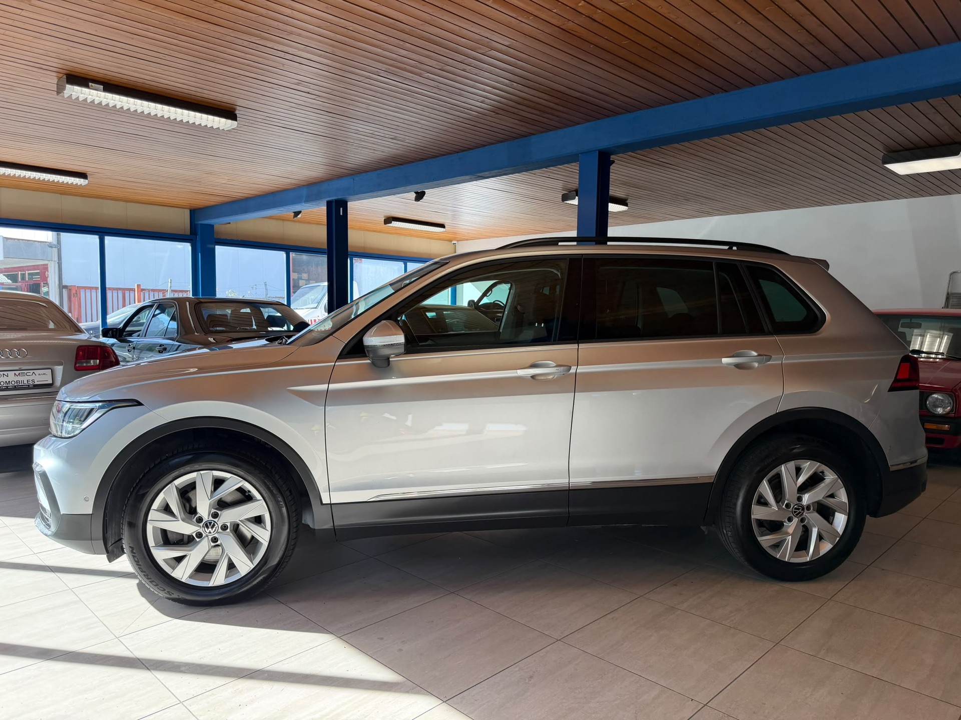 VW Tiguan 2.0TSI Life 4Motion DSG-image-4