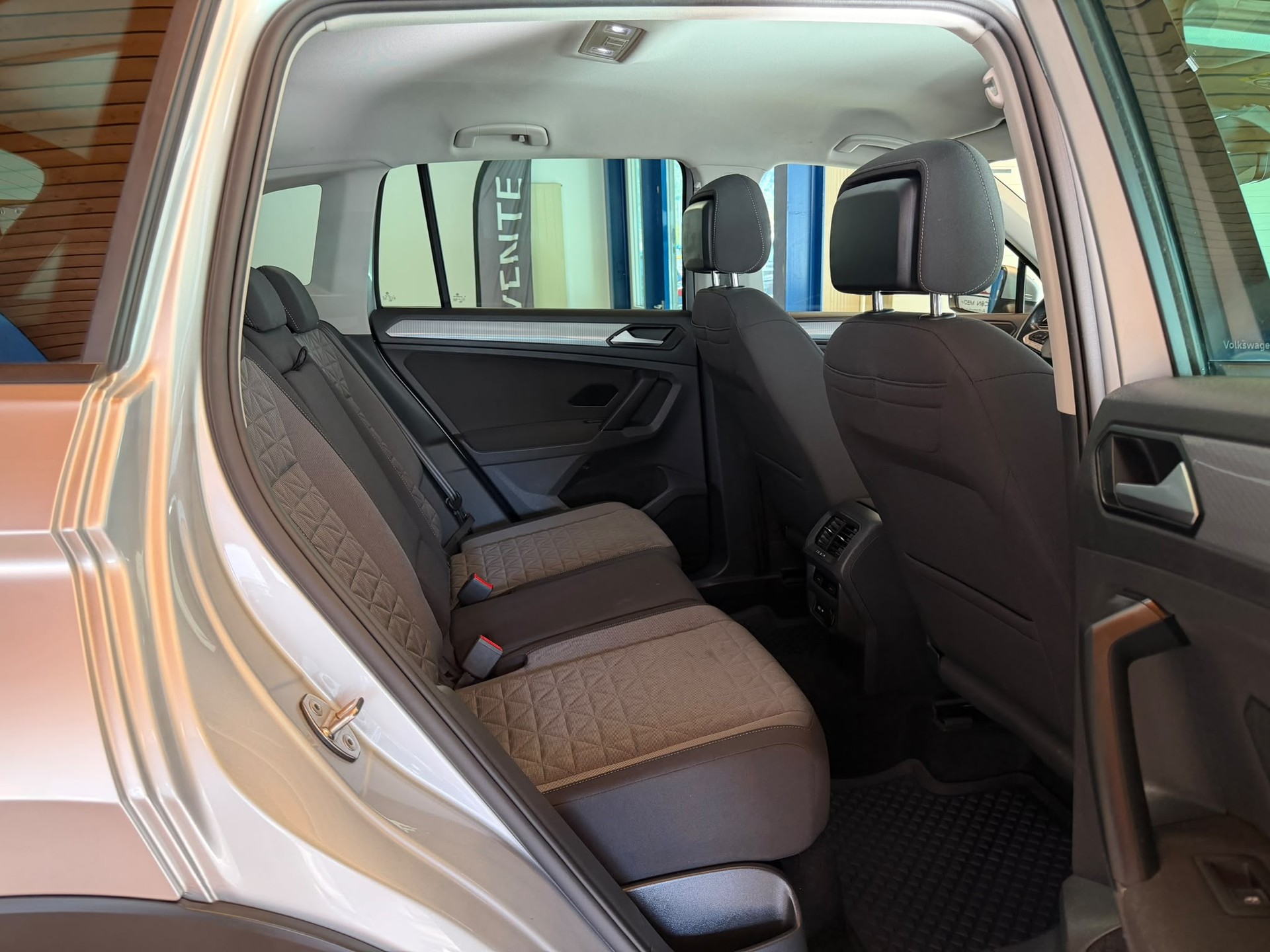 VW Tiguan 2.0TSI Life 4Motion DSG-image-19