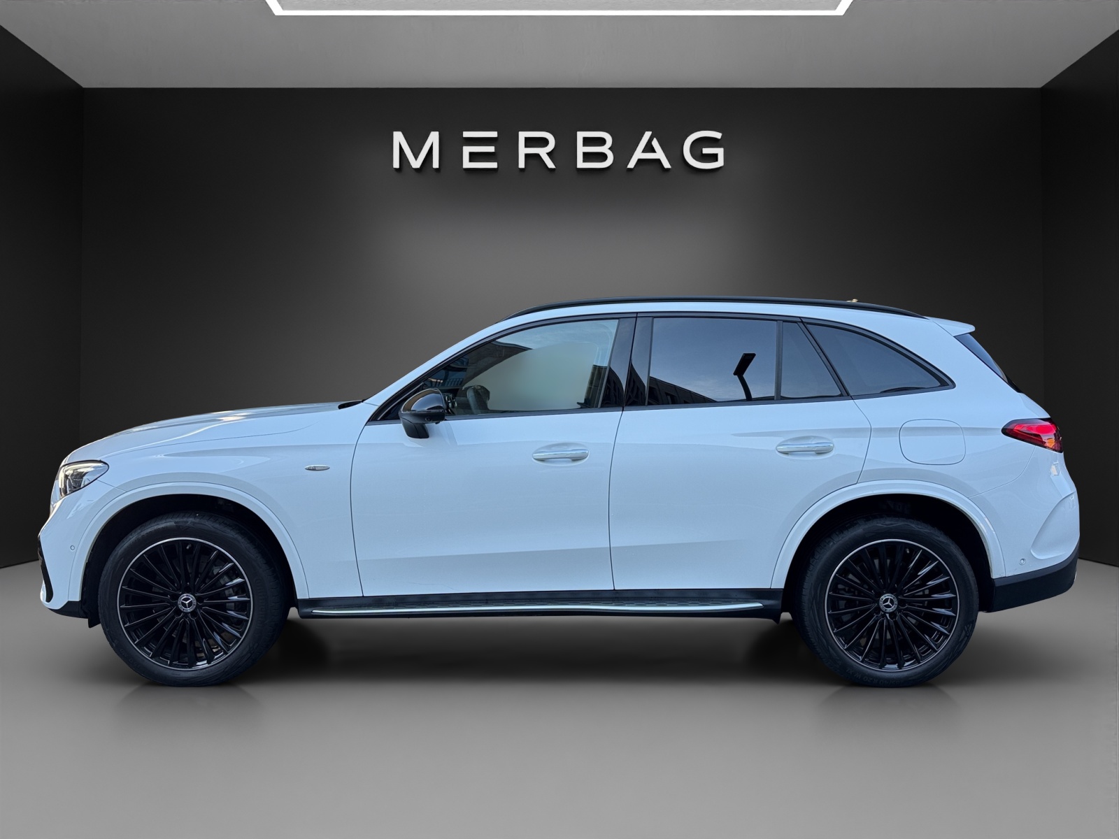 MERCEDES-BENZ GLC 300 e 4Matic 9G-Tronic-image-4