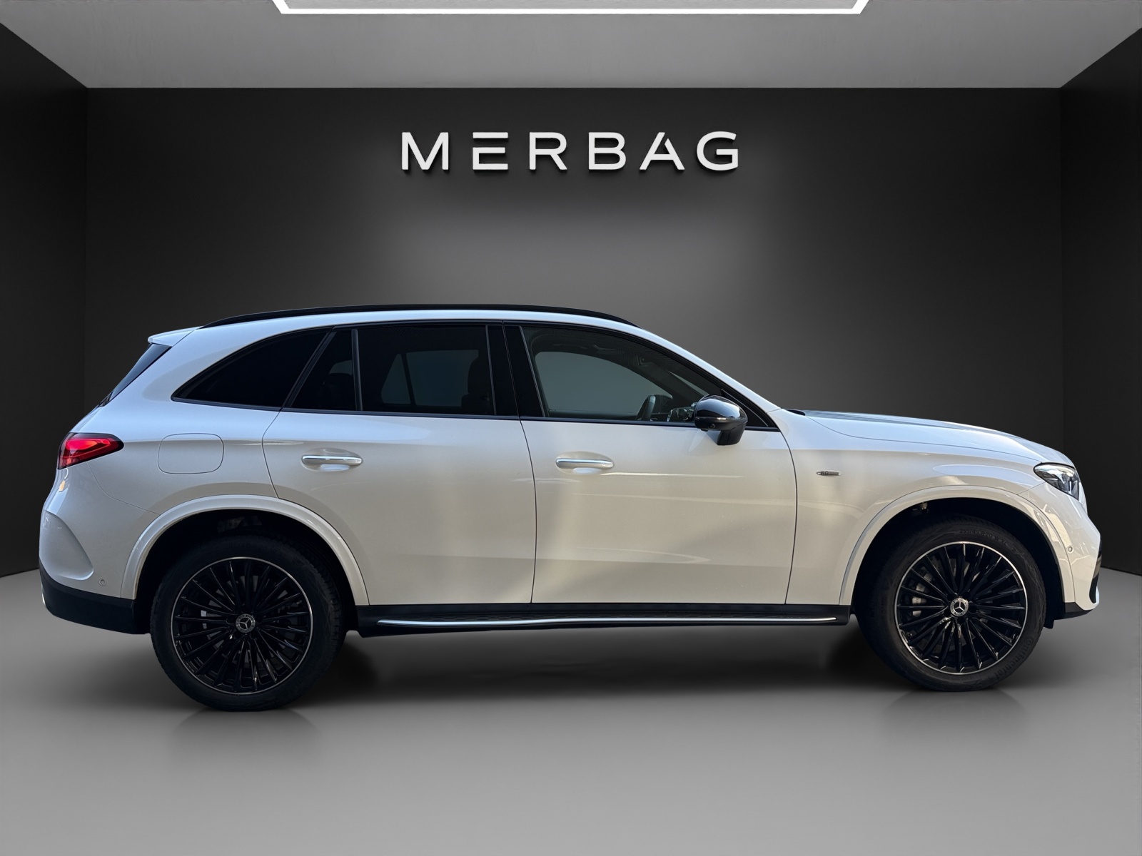 MERCEDES-BENZ GLC 300 e 4Matic 9G-Tronic-image-3