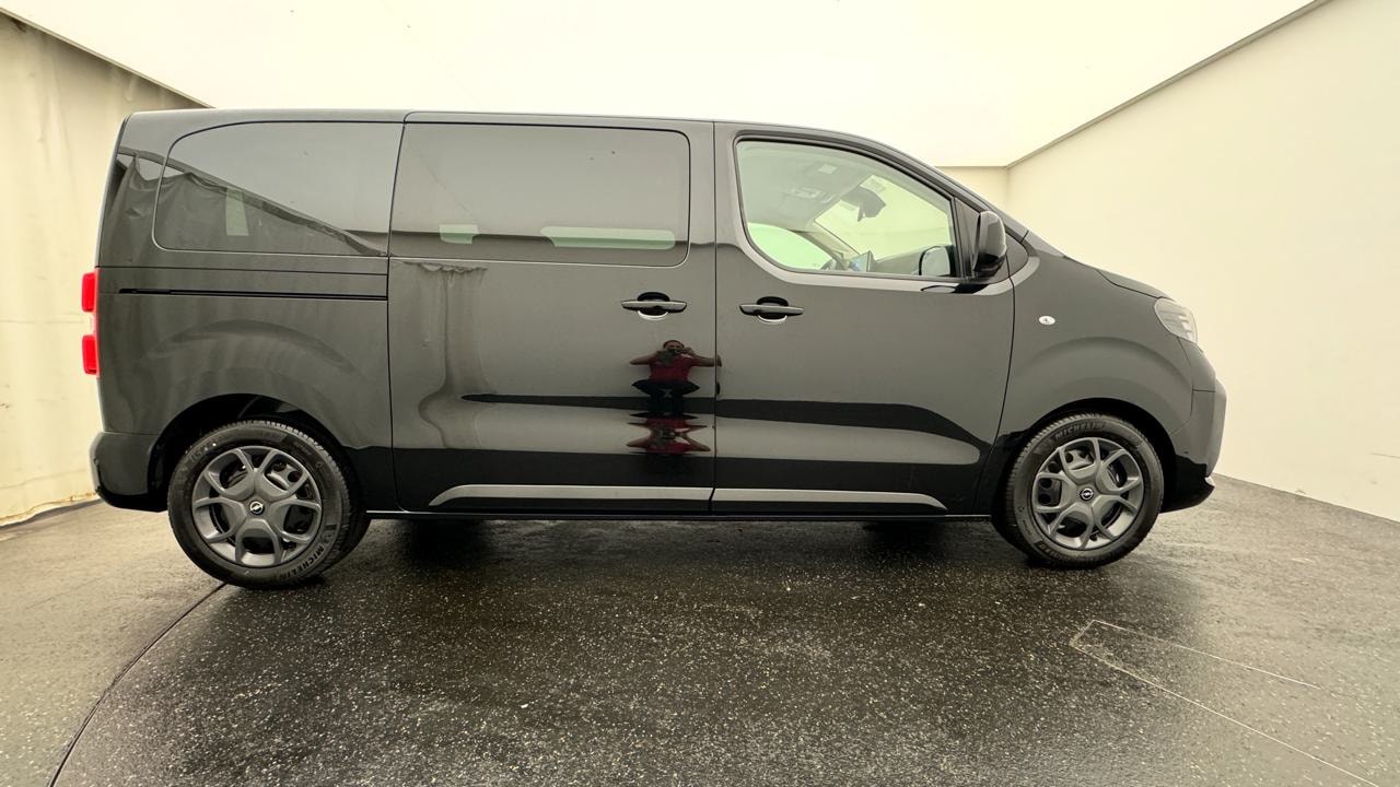 OPEL Zafira 2.2 CDTI L Edition A-showroom-element-1