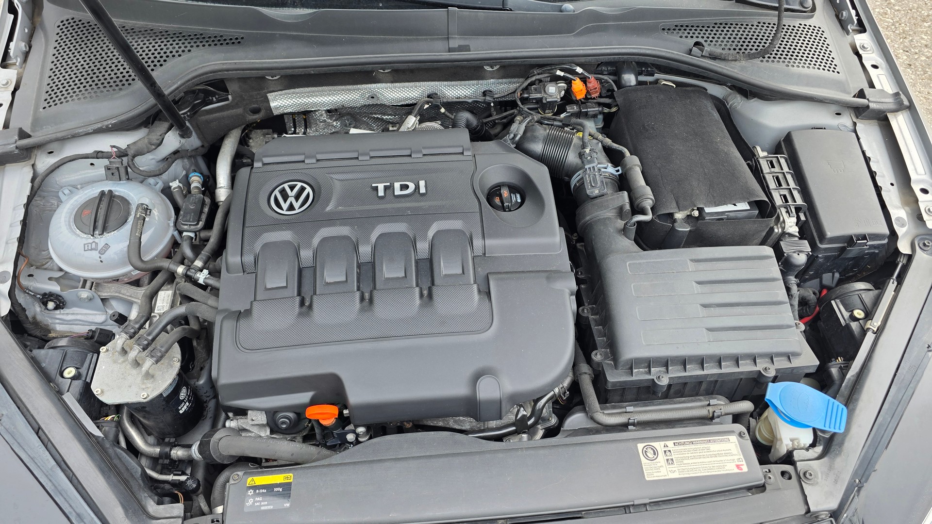 VW Golf 1.6 TDI Trendline 4Motion-image-11