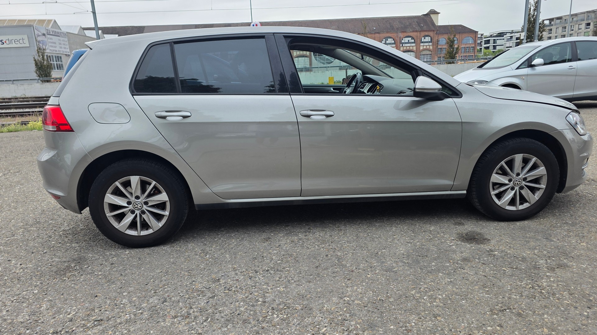 VW Golf 1.6 TDI Trendline 4Motion-image-3