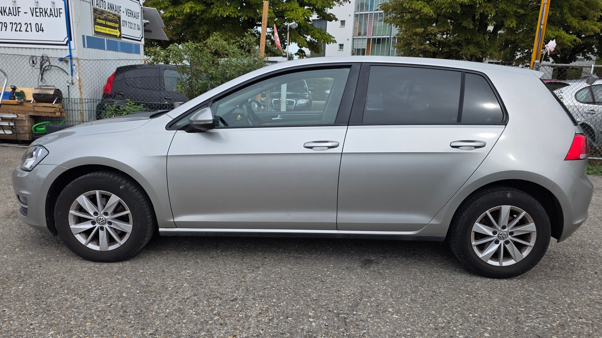 VW Golf 1.6 TDI Trendline 4Motion-image-4