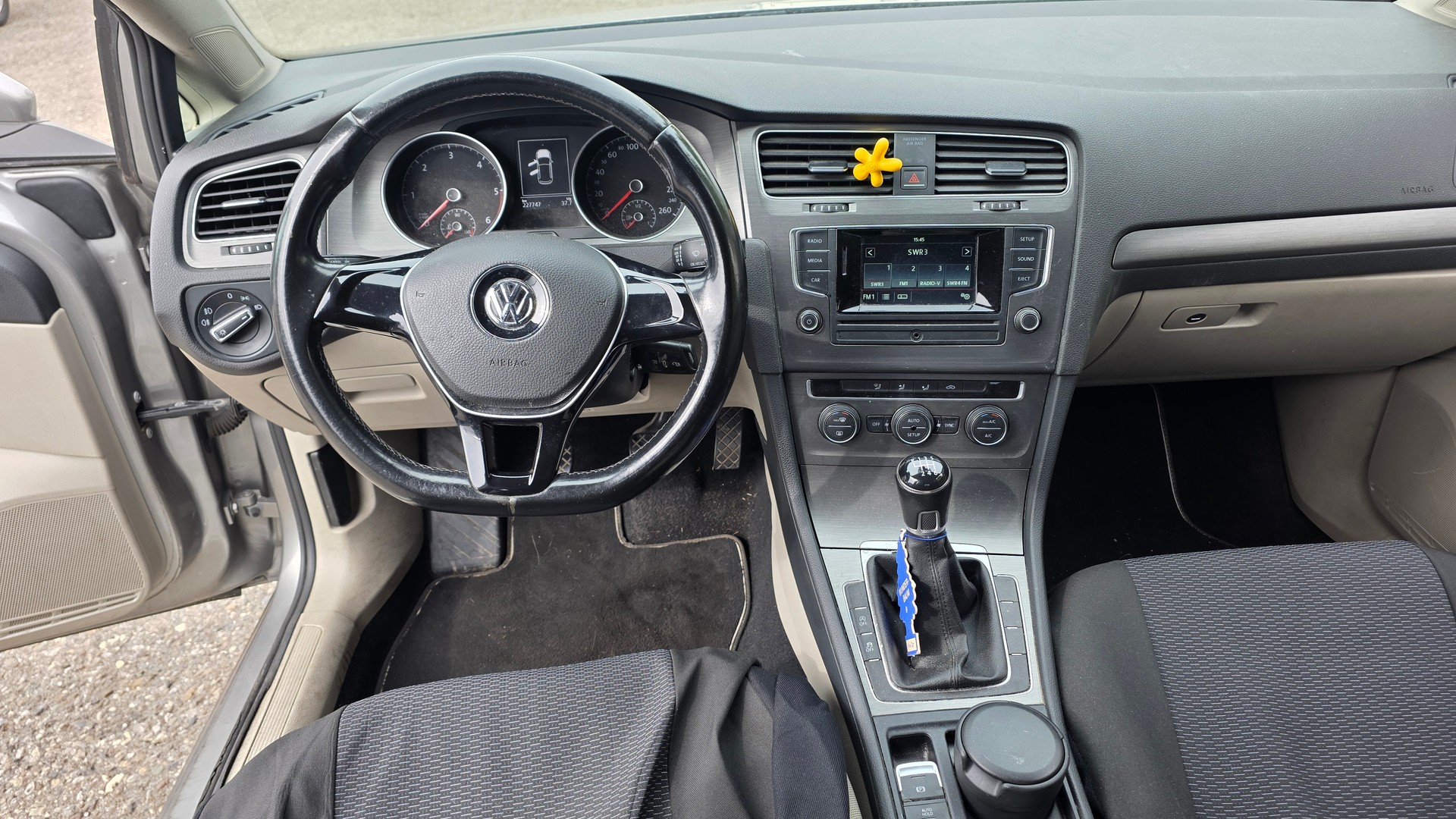 VW Golf 1.6 TDI Trendline 4Motion-image-9