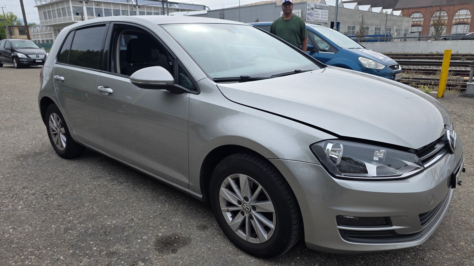 VW Golf 1.6 TDI Trendline 4Motion-image-2