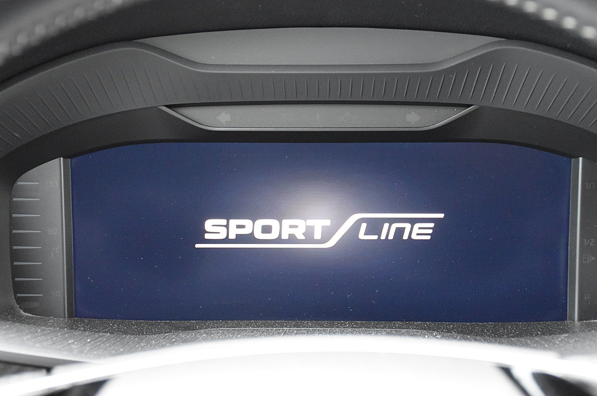 SKODA Kodiaq 2.0 TSI 4x4 SportLine-image-12
