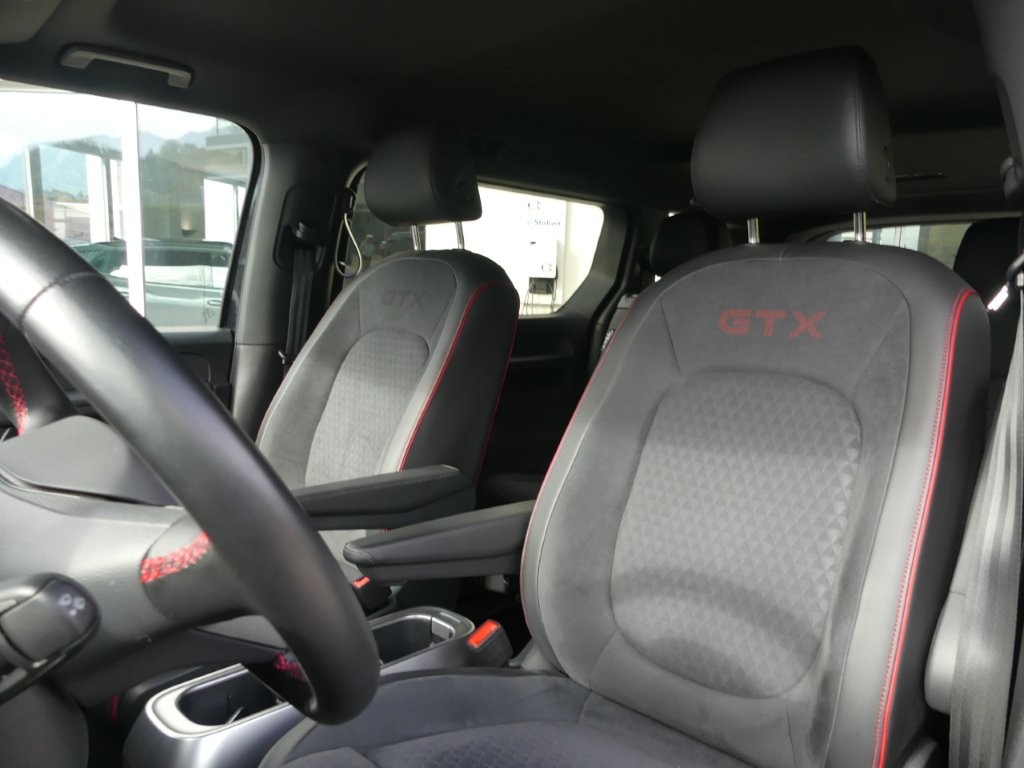 VW ID.Buzz LWB GTX 4 Motion-image-10
