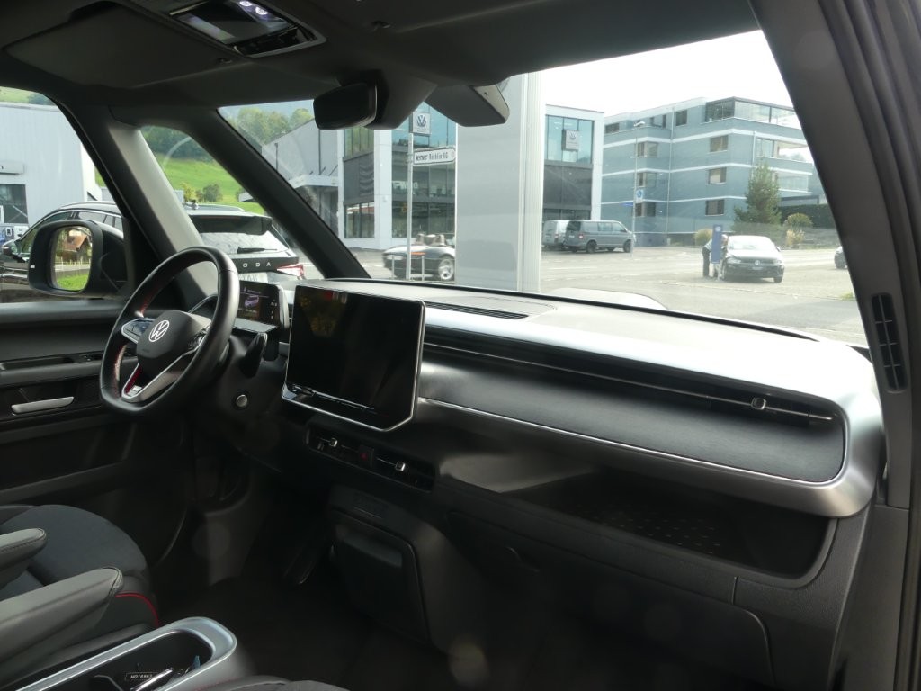 VW ID.Buzz LWB GTX 4 Motion-image-9