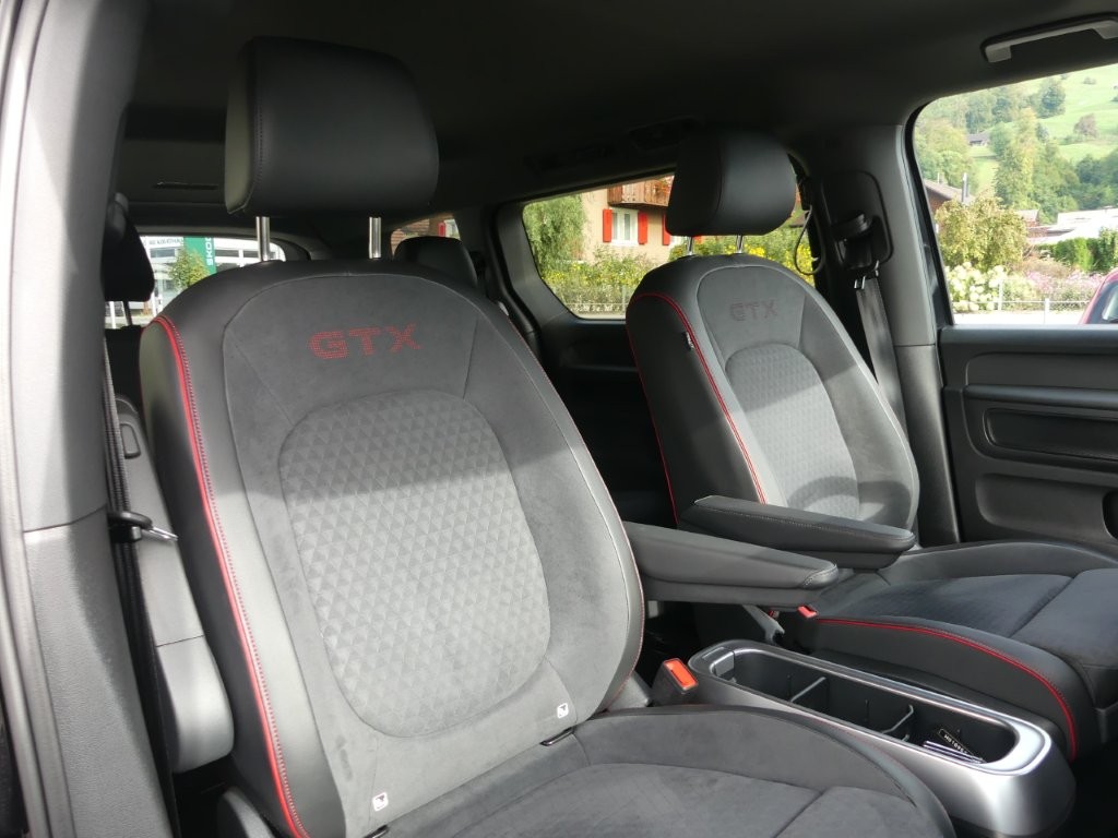 VW ID.Buzz LWB GTX 4 Motion-image-11