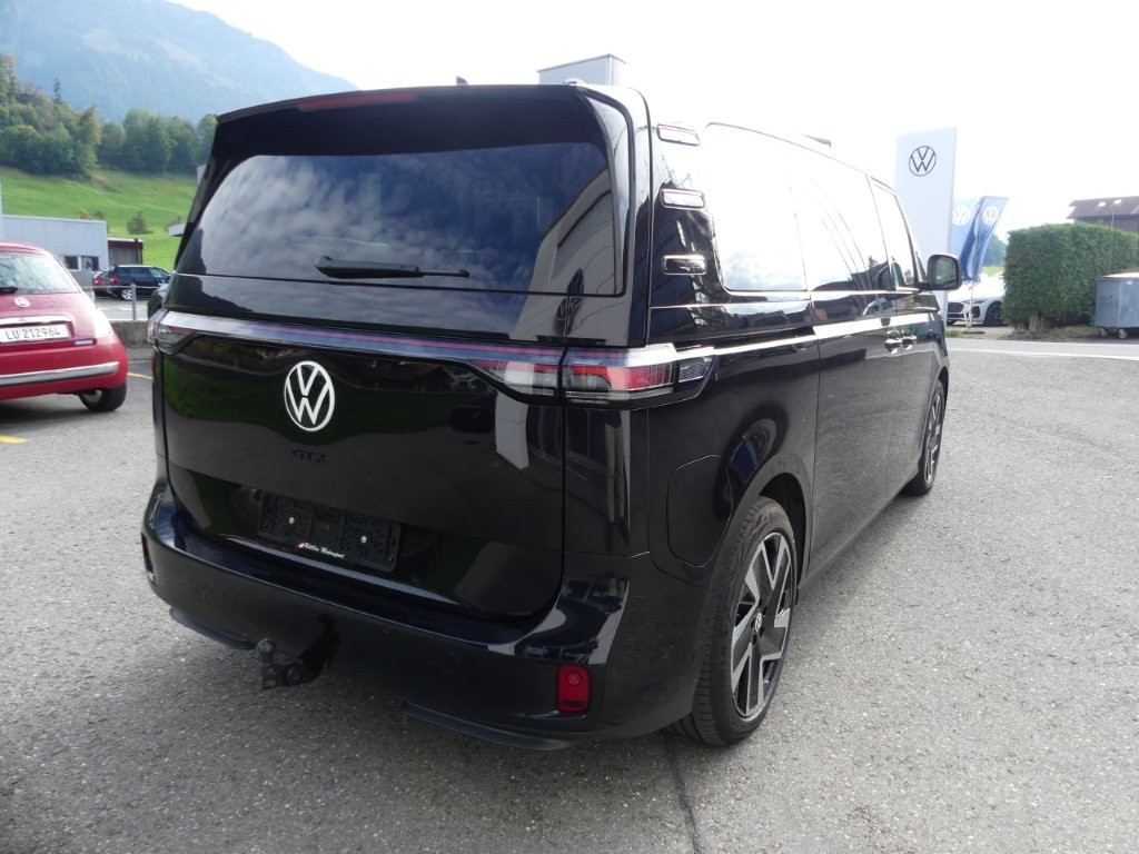 VW ID.Buzz LWB GTX 4 Motion-image-4