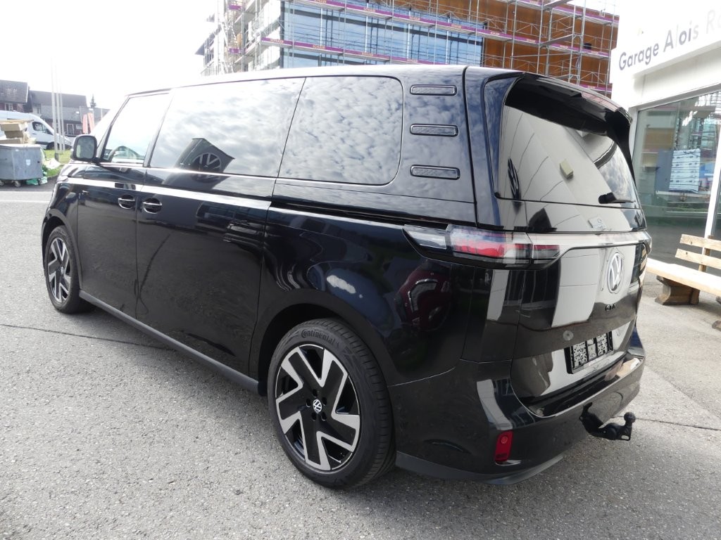 VW ID.Buzz LWB GTX 4 Motion-image-1