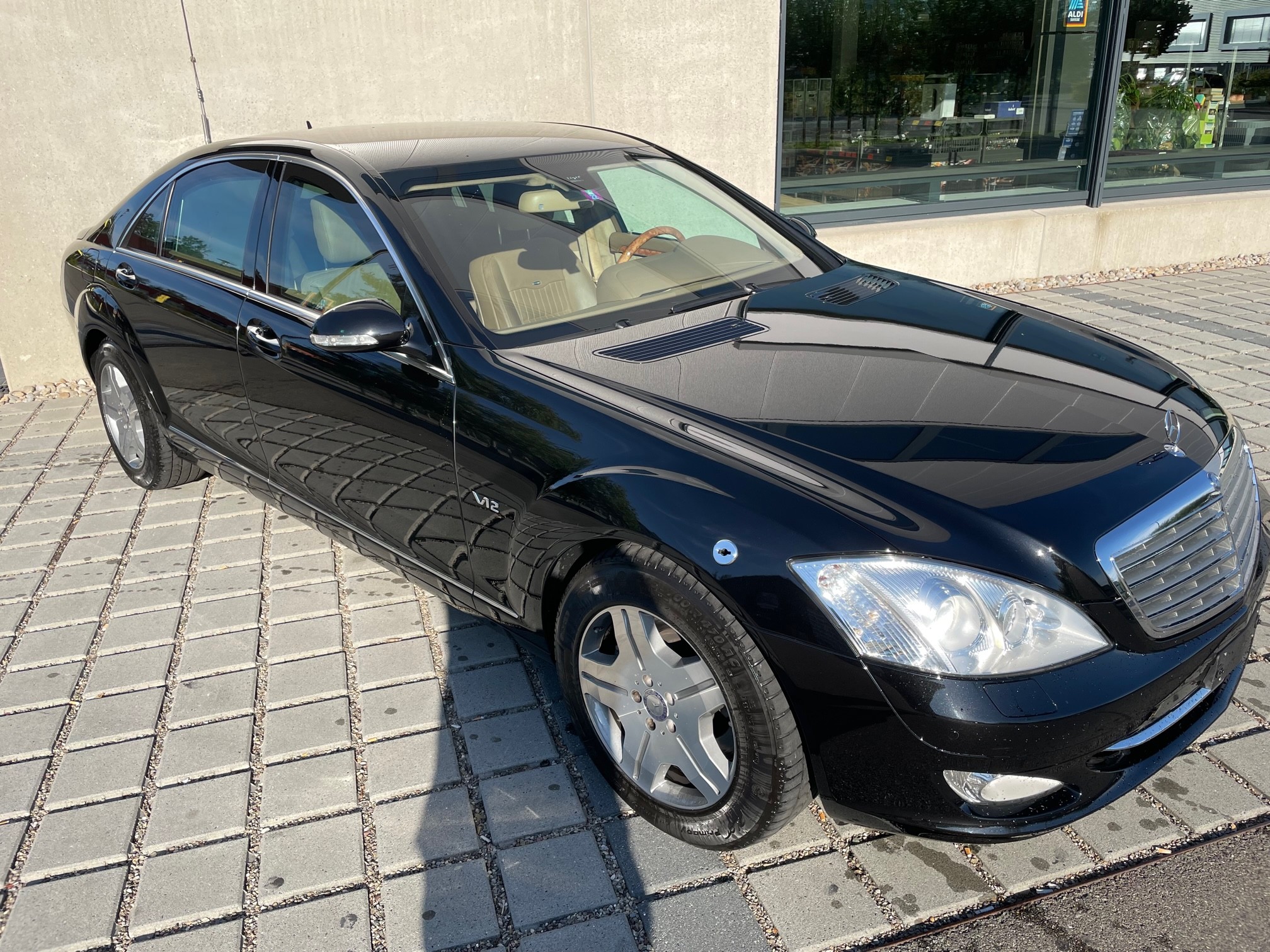 Car photo