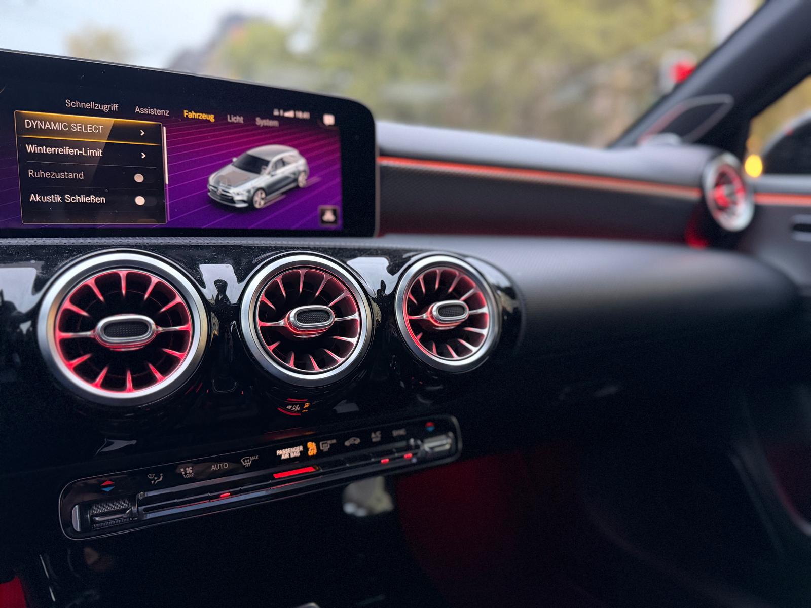 MERCEDES-BENZ A 200 AMG Line-image-8