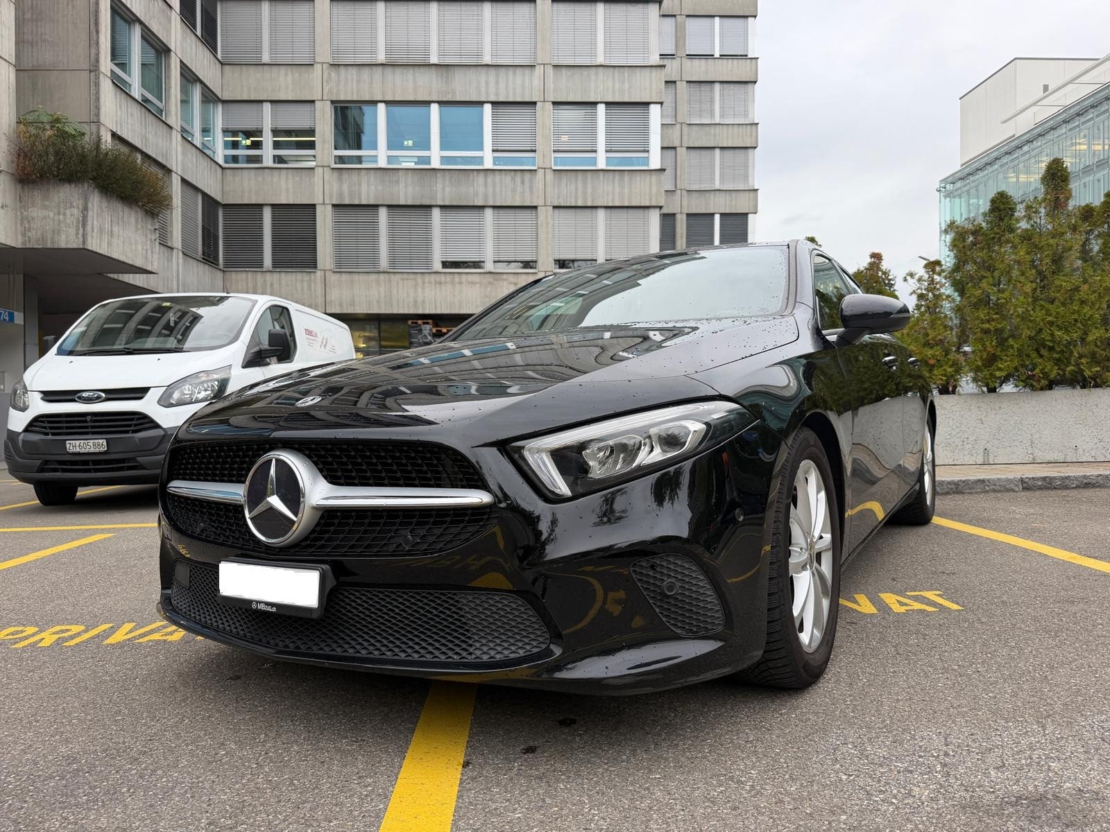 MERCEDES-BENZ A 200 AMG Line-image-1