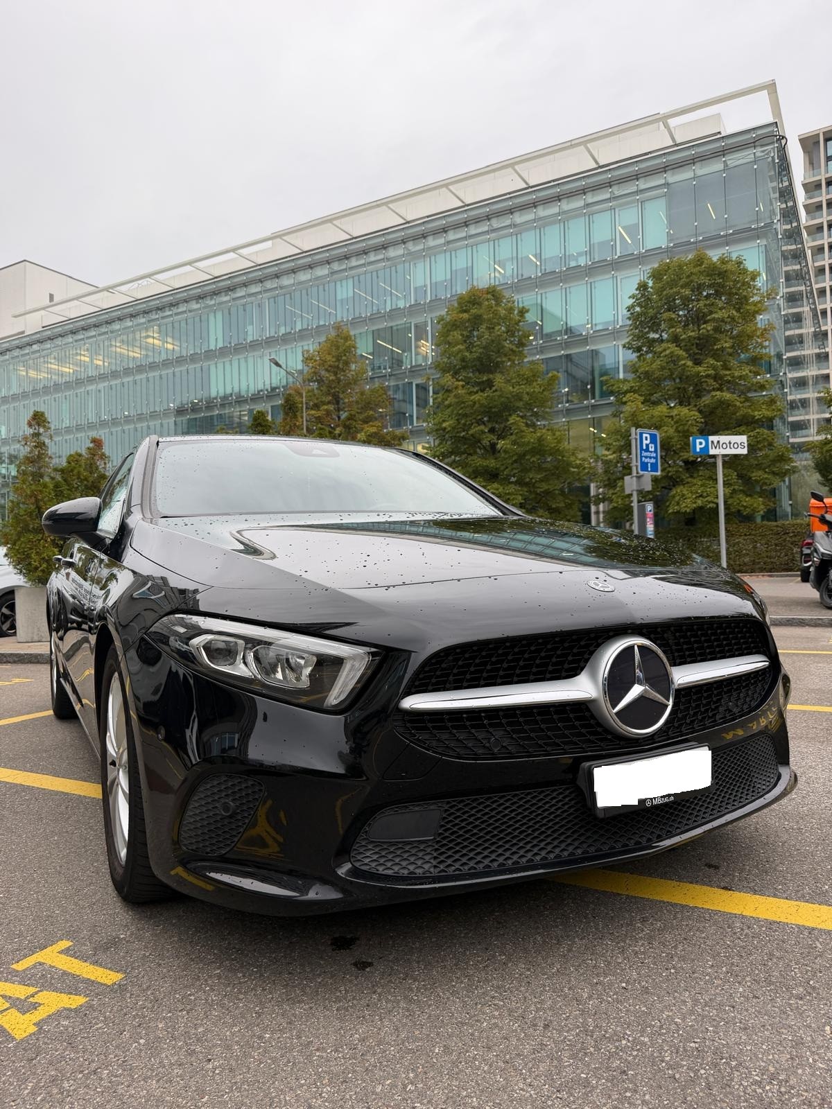 MERCEDES-BENZ A 200 AMG Line-image-0