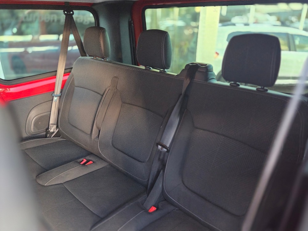 RENAULT Trafic ENERGY dCi 140 Passenger Dynamique-image-8