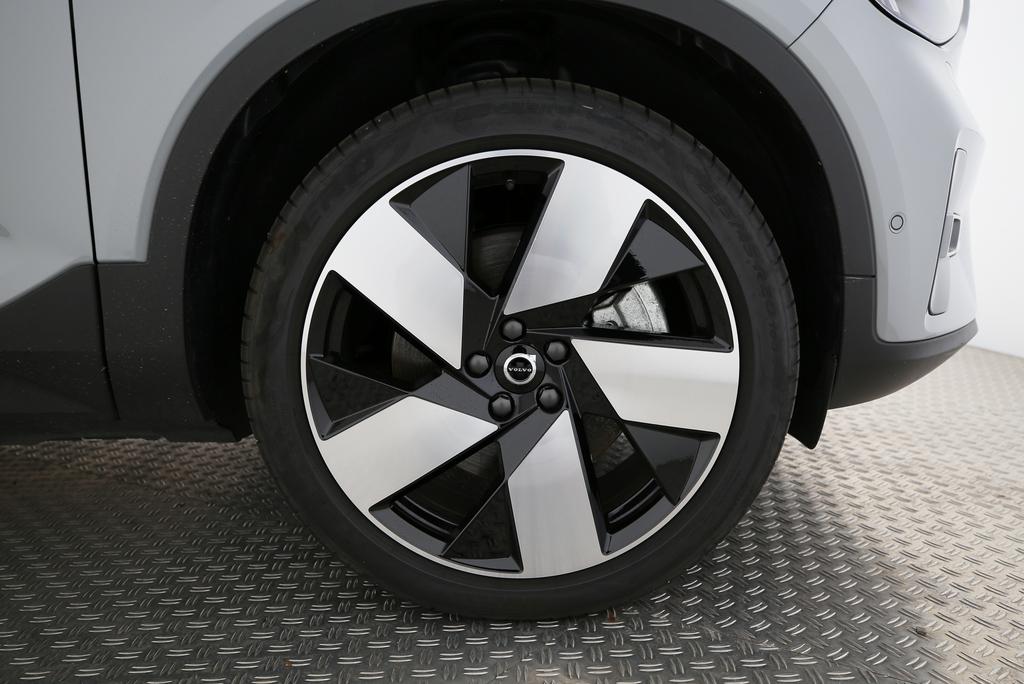 VOLVO EX40 Twin Performance Ultra AWD-image-16