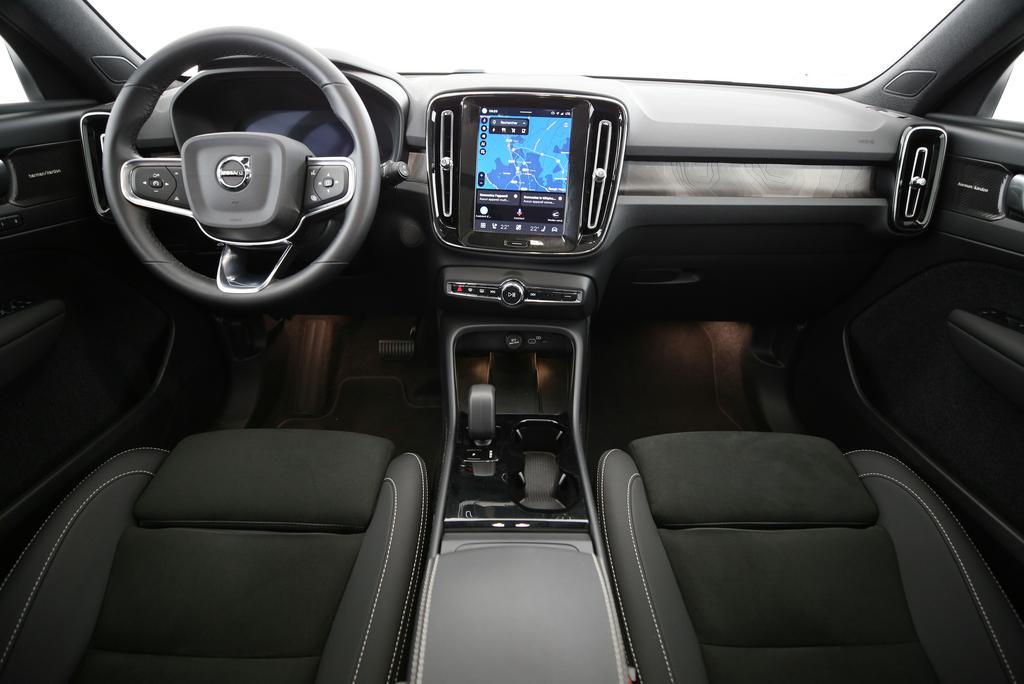 VOLVO EX40 Twin Performance Ultra AWD-image-9