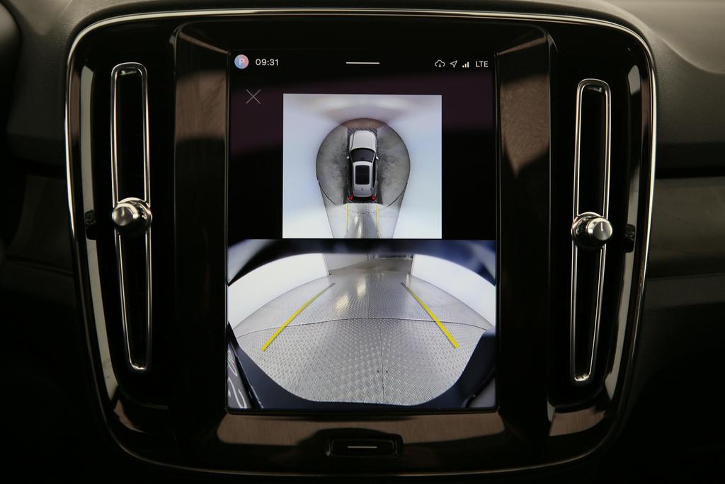 VOLVO EX40 Twin Performance Ultra AWD-image-8