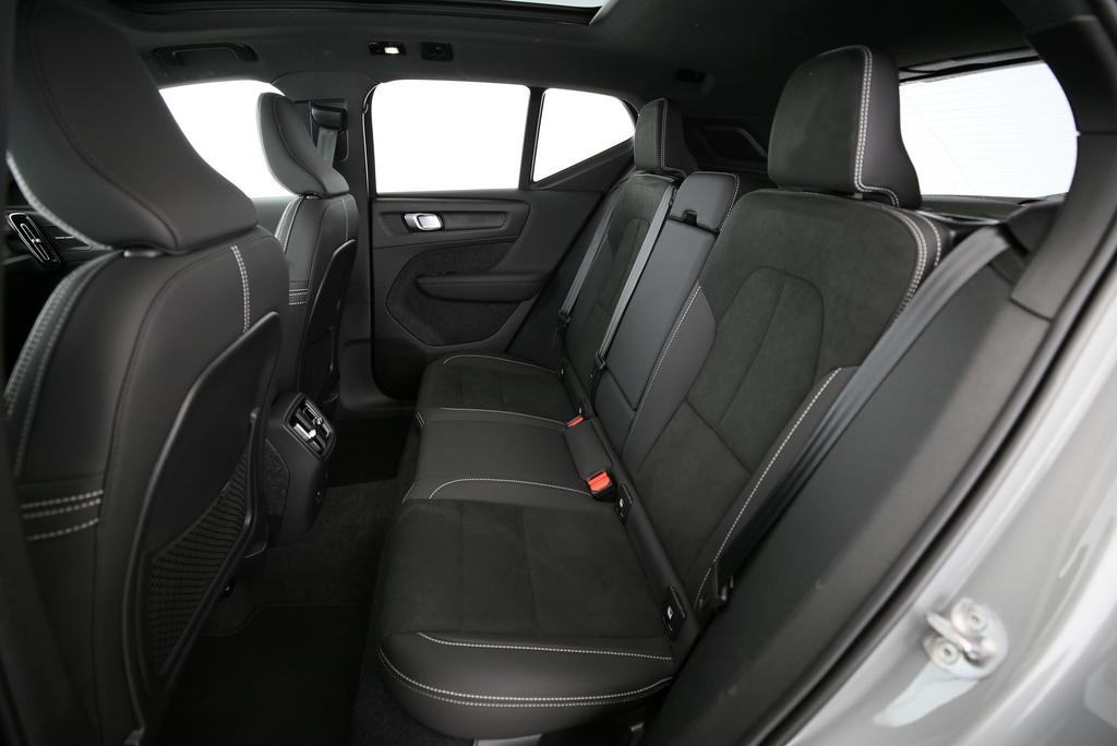 VOLVO EX40 Twin Performance Ultra AWD-image-13