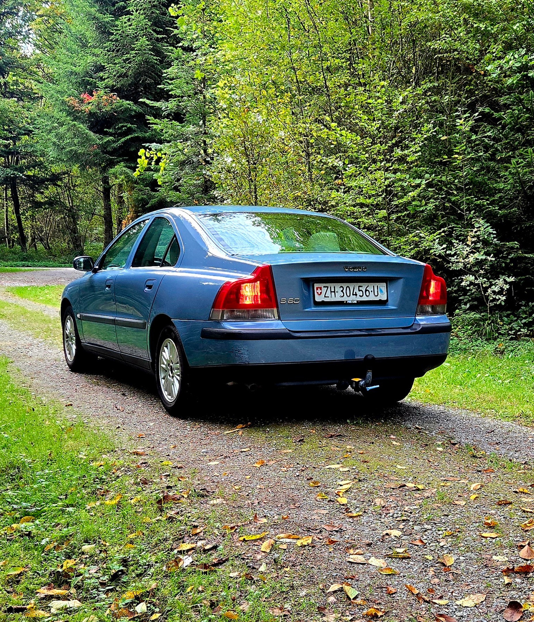 VOLVO S60 2.4-image-2