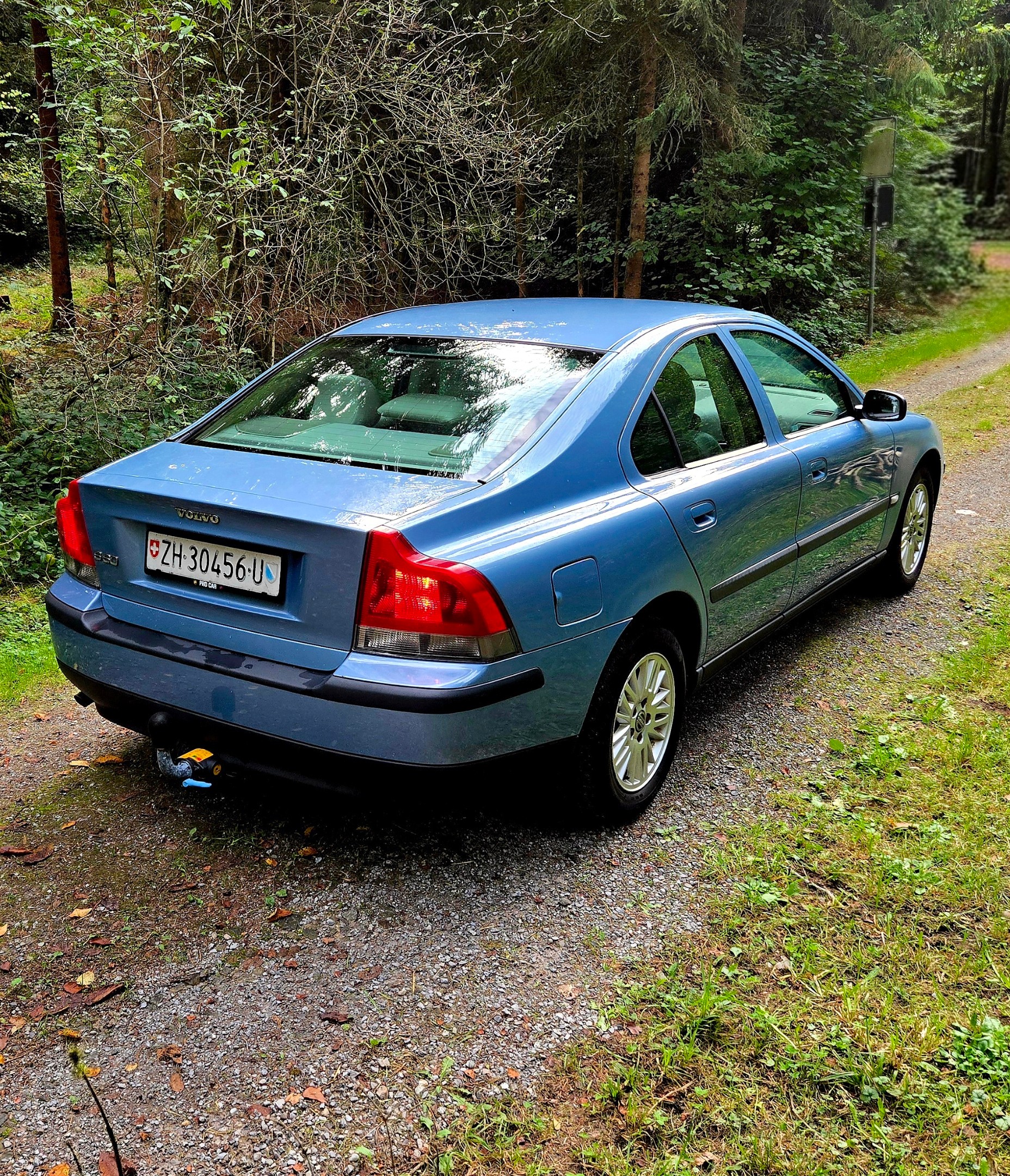 VOLVO S60 2.4-image-6