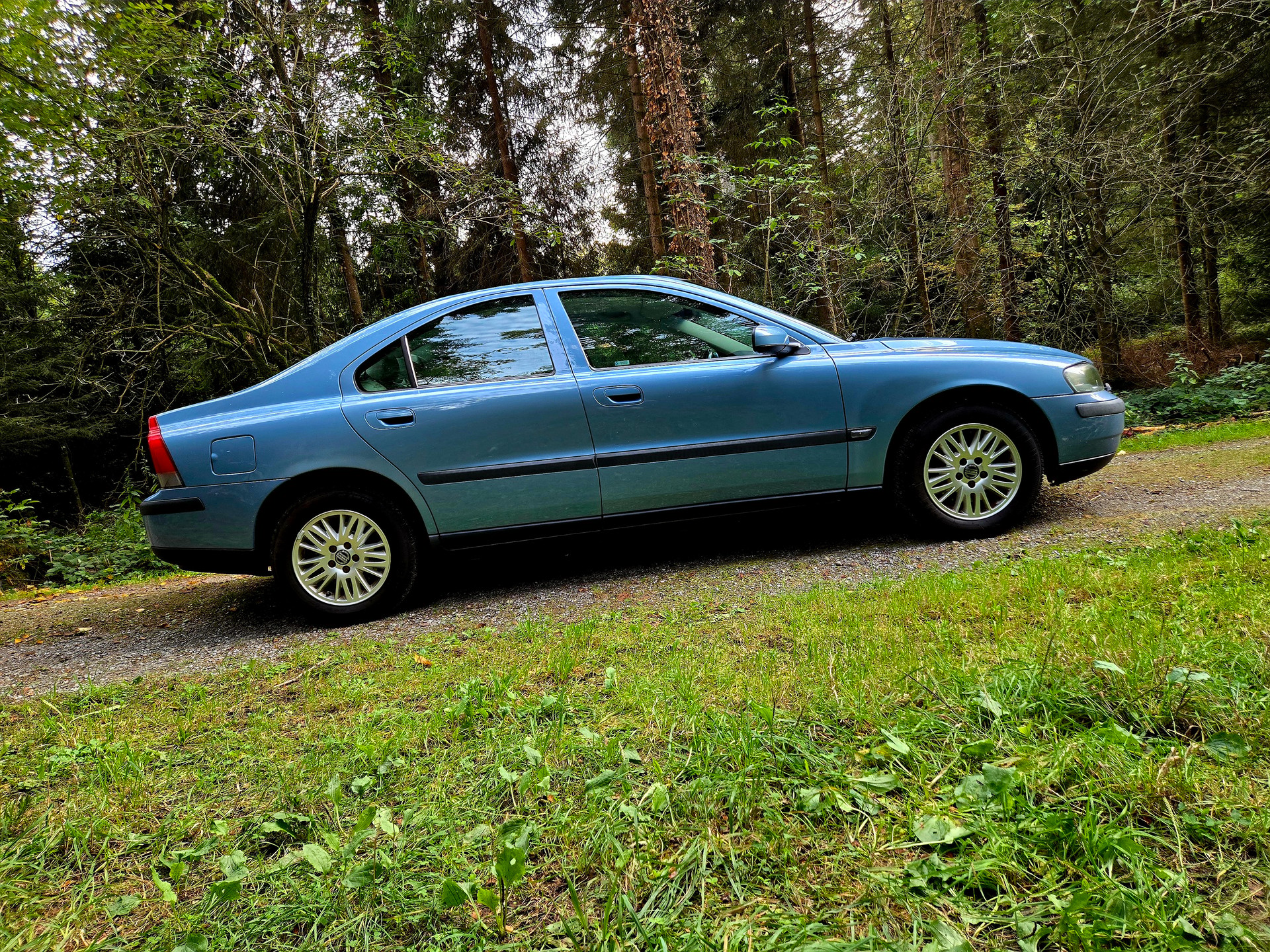 VOLVO S60 2.4-image-14