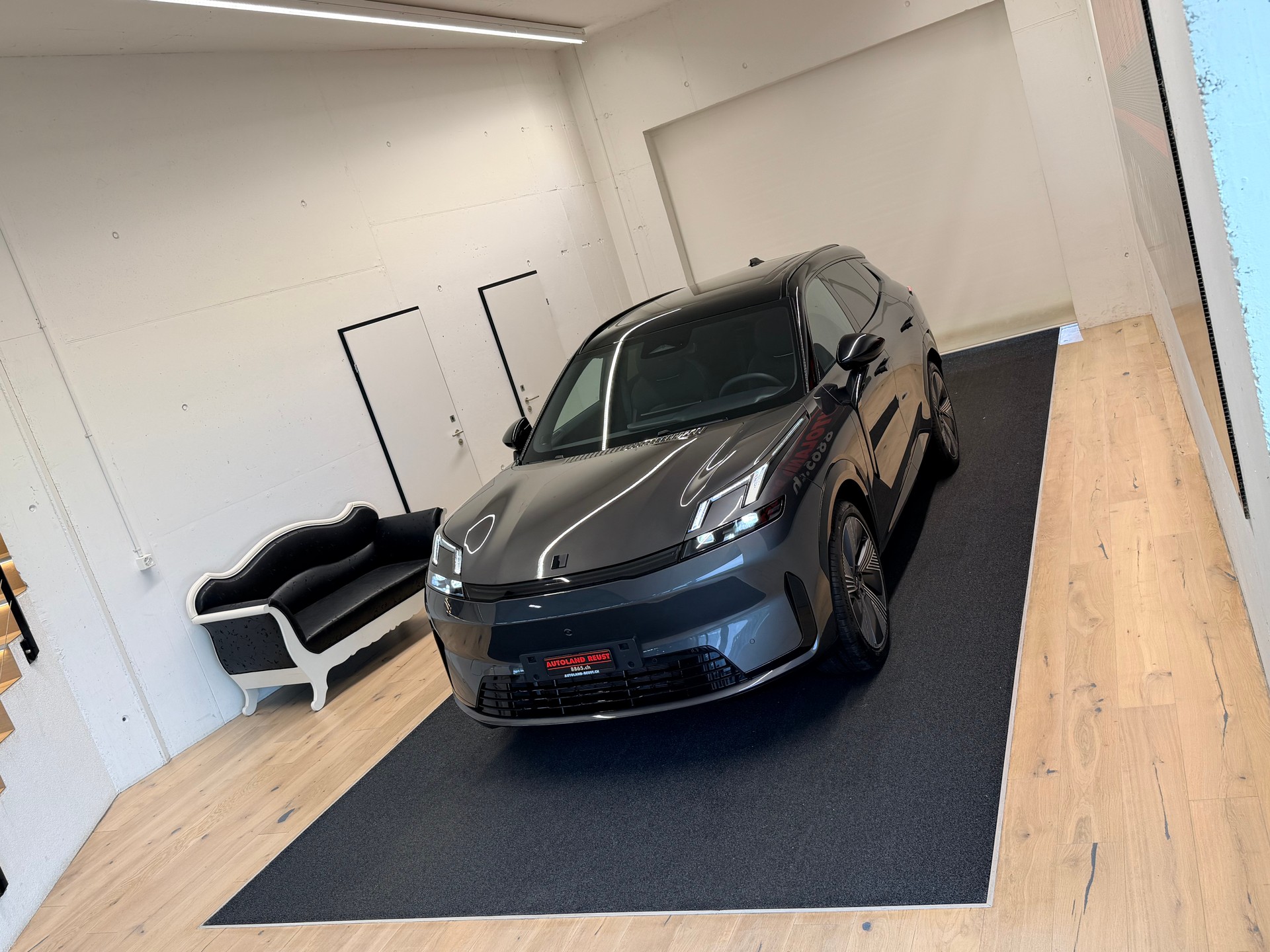 LYNK & CO 08 1.5 PHEV More-image-3
