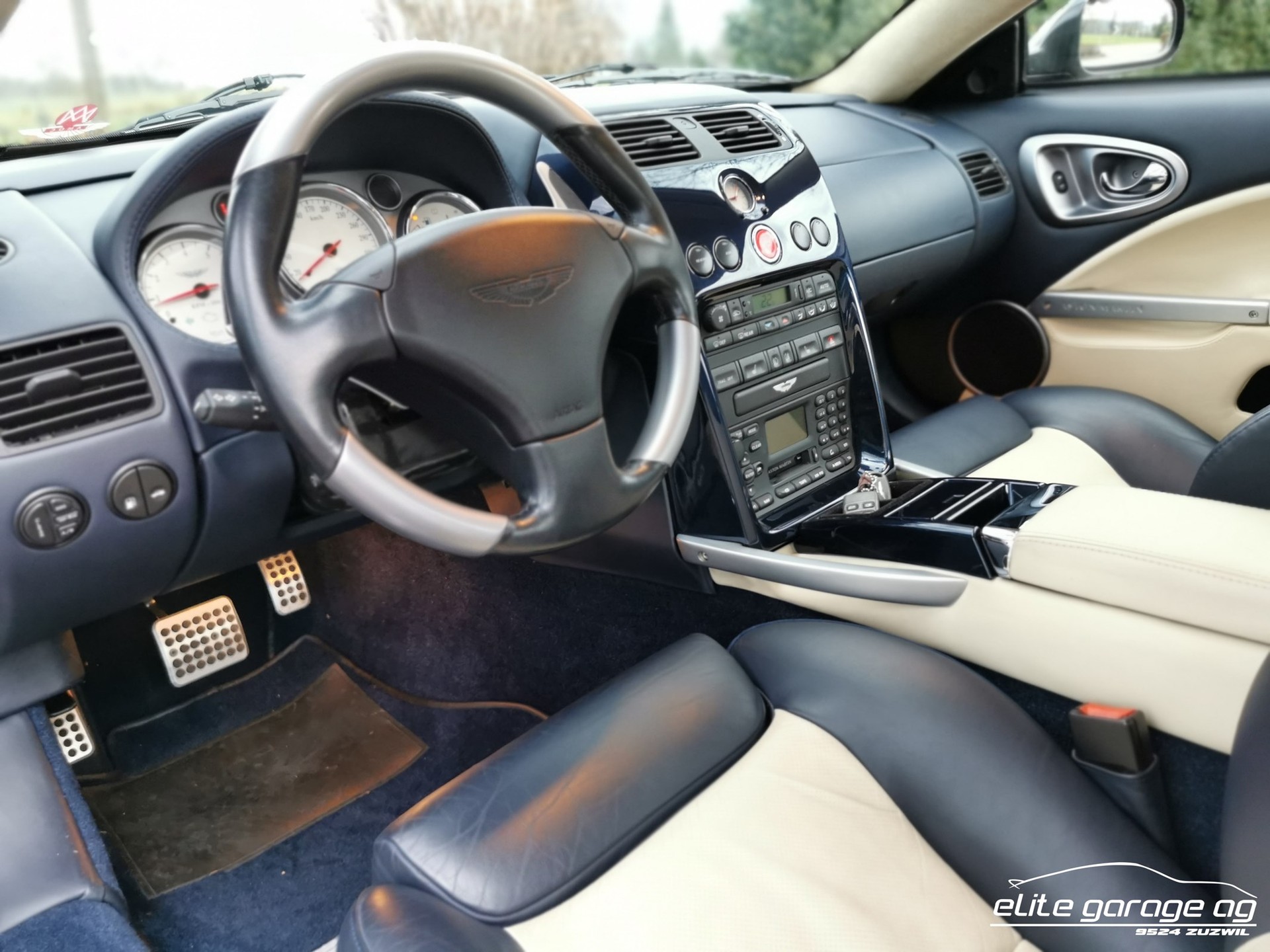 ASTON MARTIN Vanquish V12 5.9-48-image-11