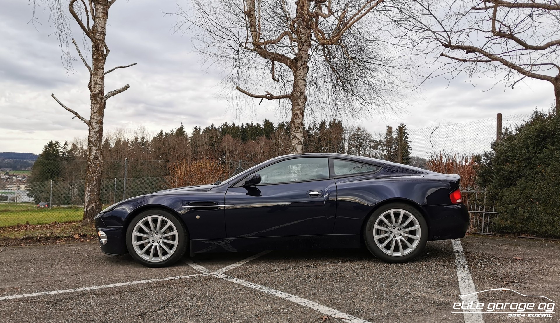 ASTON MARTIN Vanquish V12 5.9-48-image-4