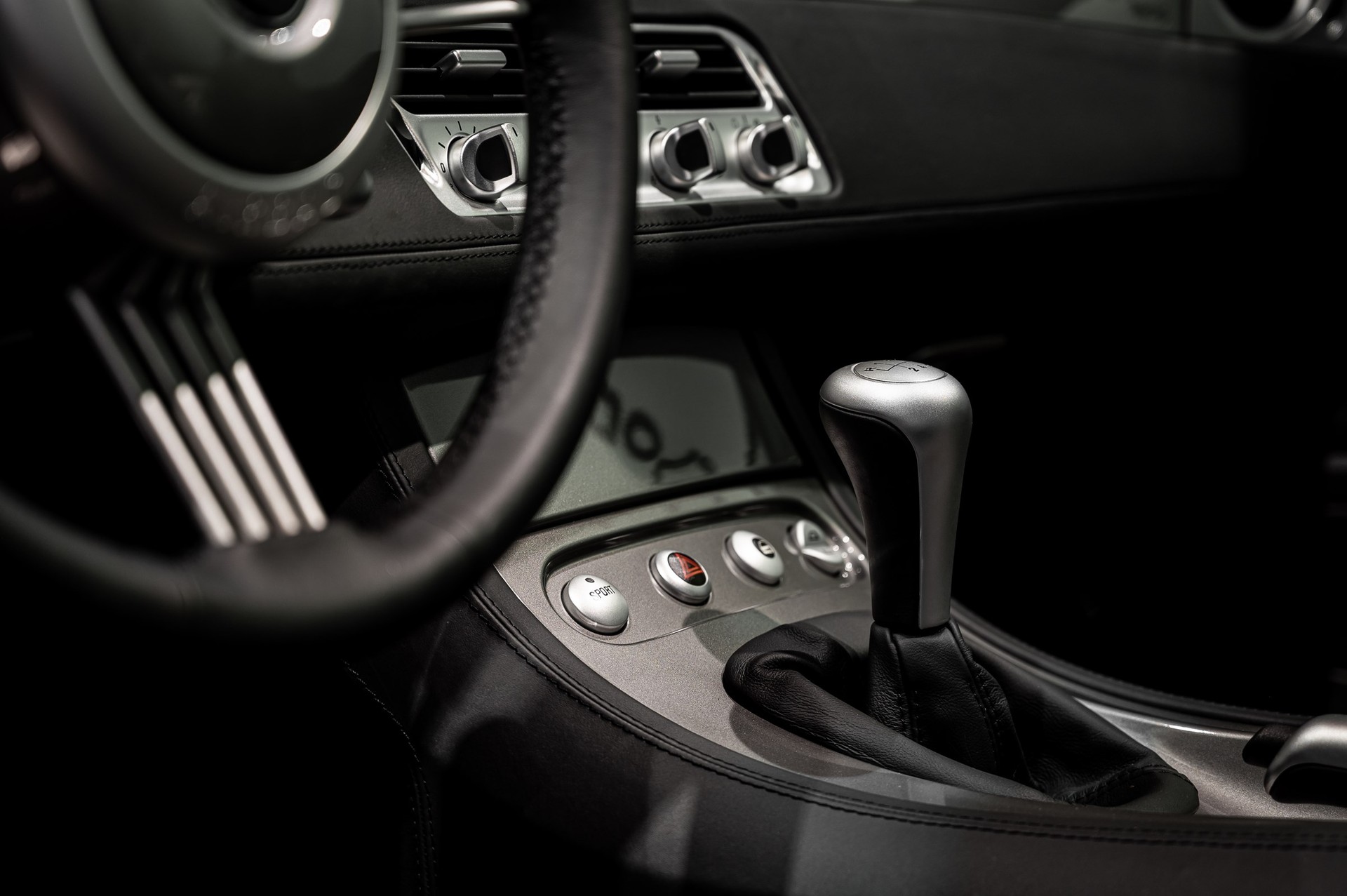 BMW Z8 Roadster-image-15