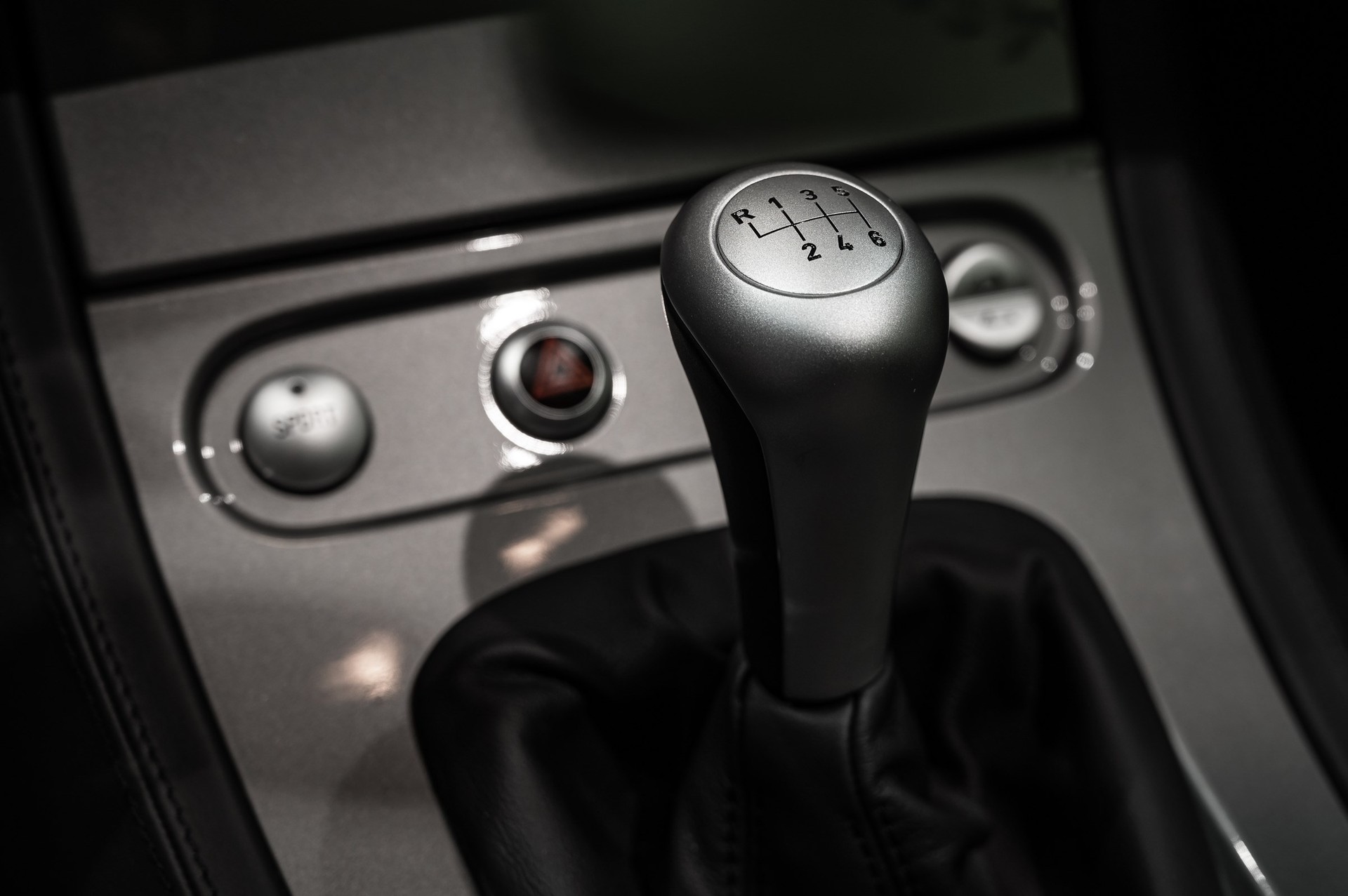 BMW Z8 Roadster-image-17