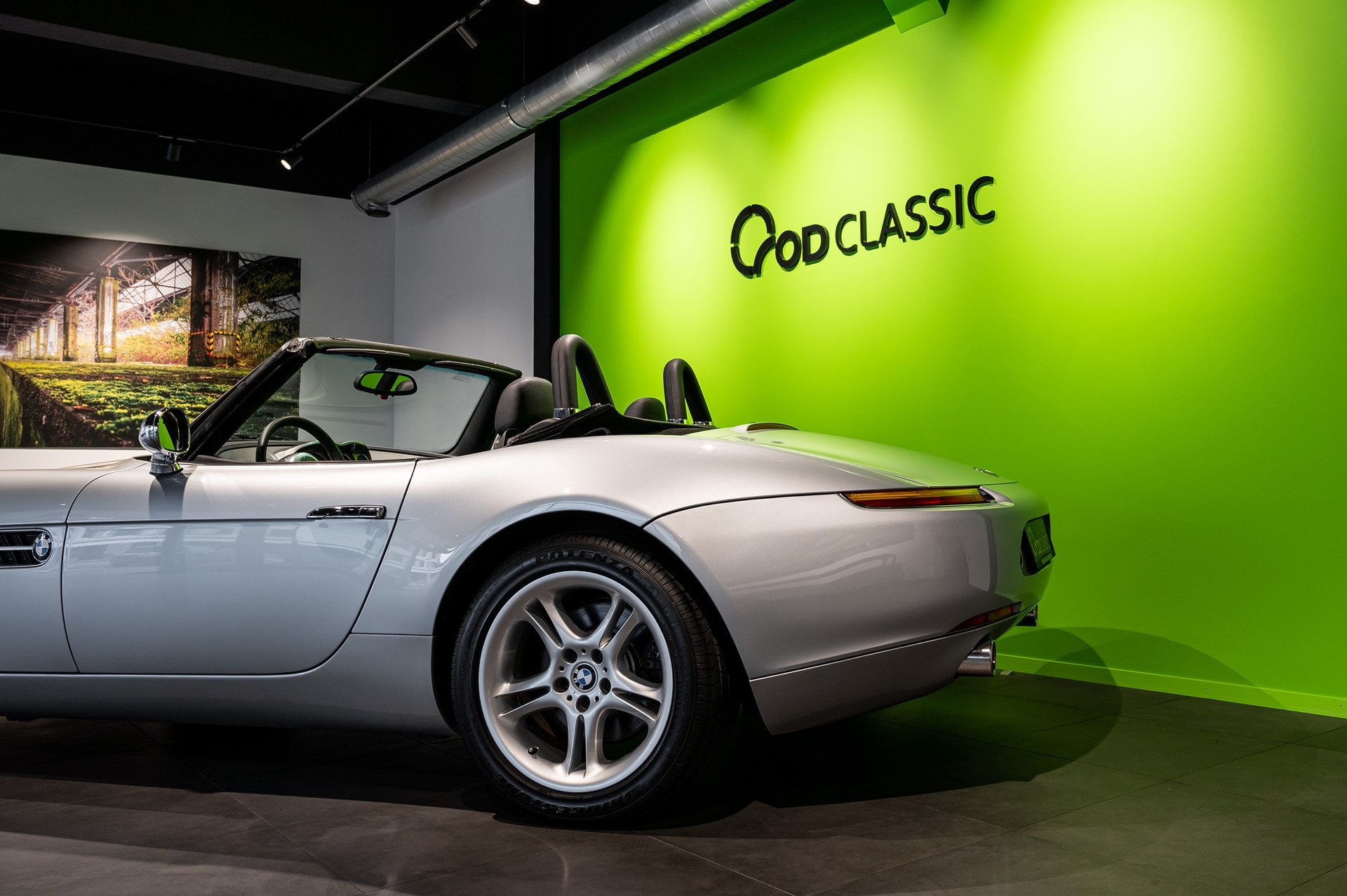BMW Z8 Roadster-image-4