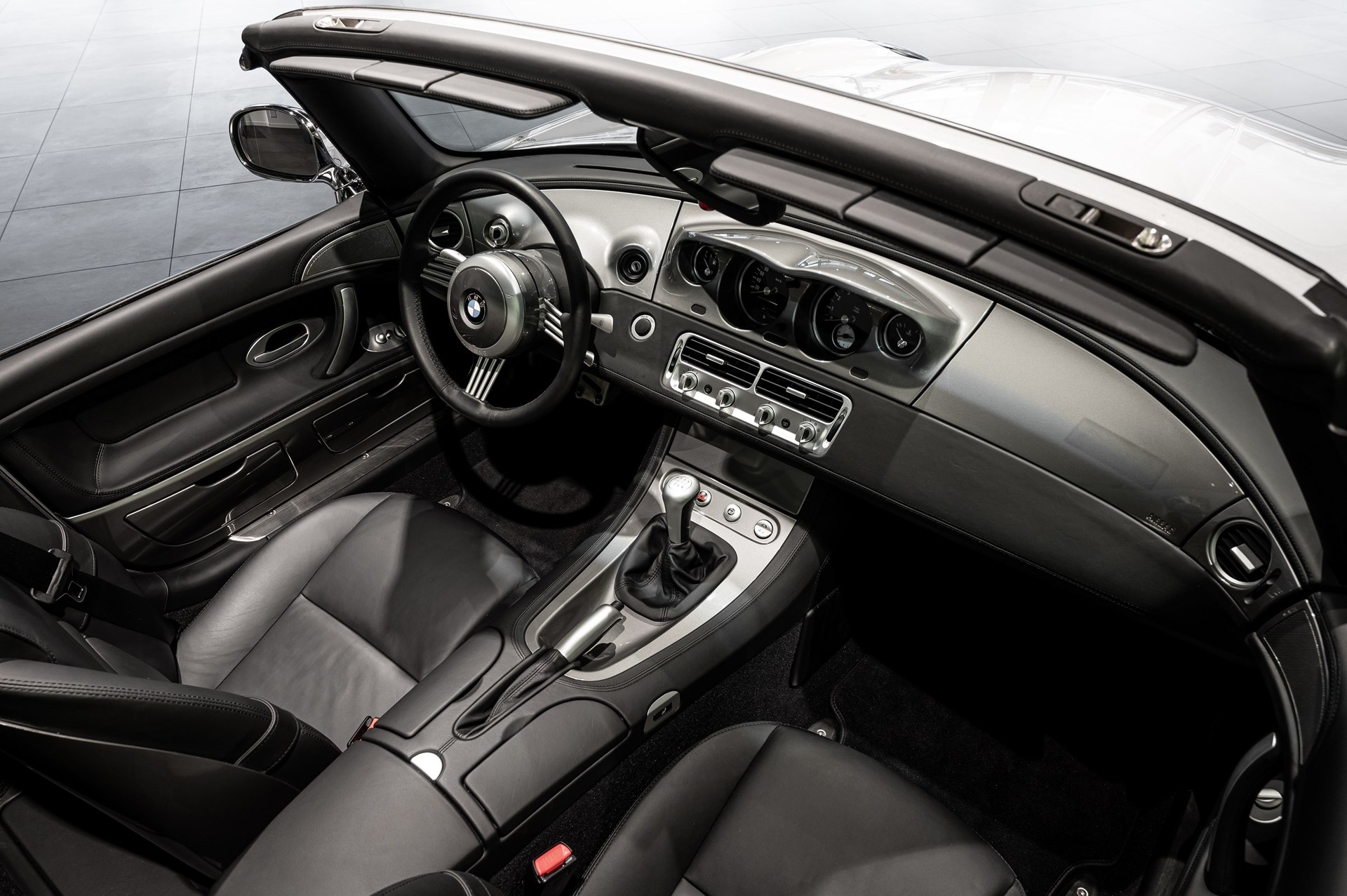 BMW Z8 Roadster-image-8