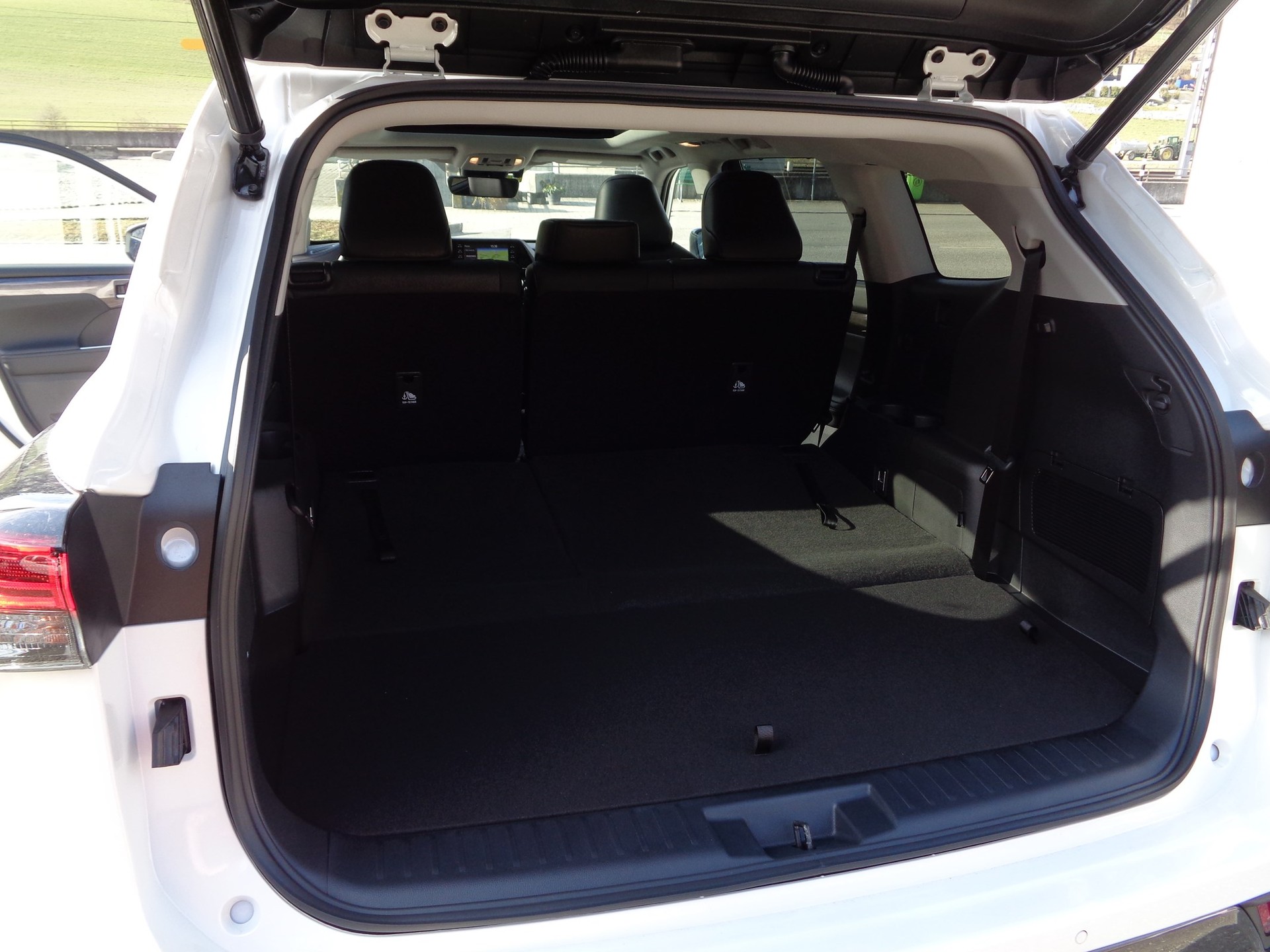 TOYOTA Highlander 2.5 HSD Premium e-CVT-image-9